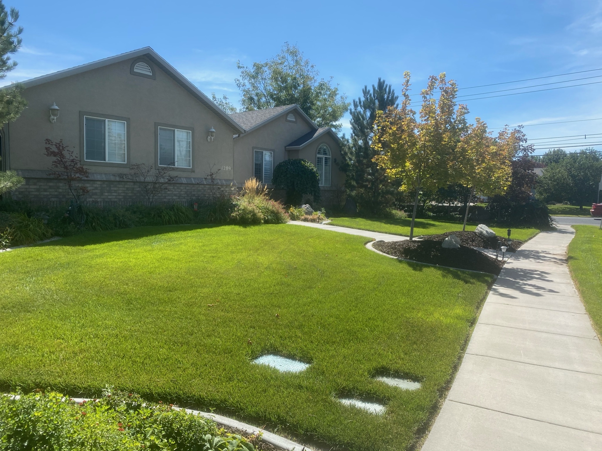 Riverton House: 1289 W Sirmingo Way