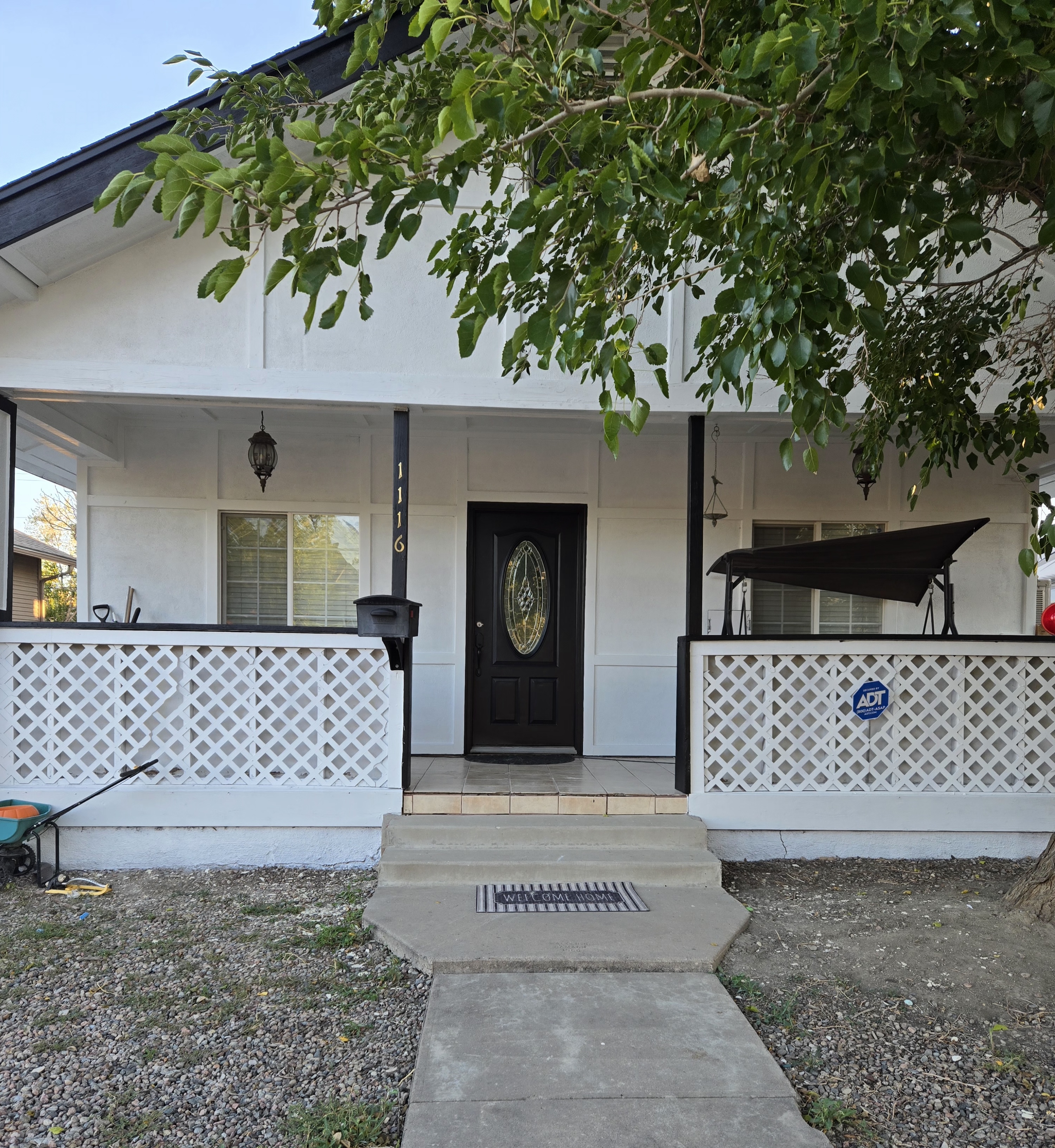 Pueblo House: 1116 E 9th St