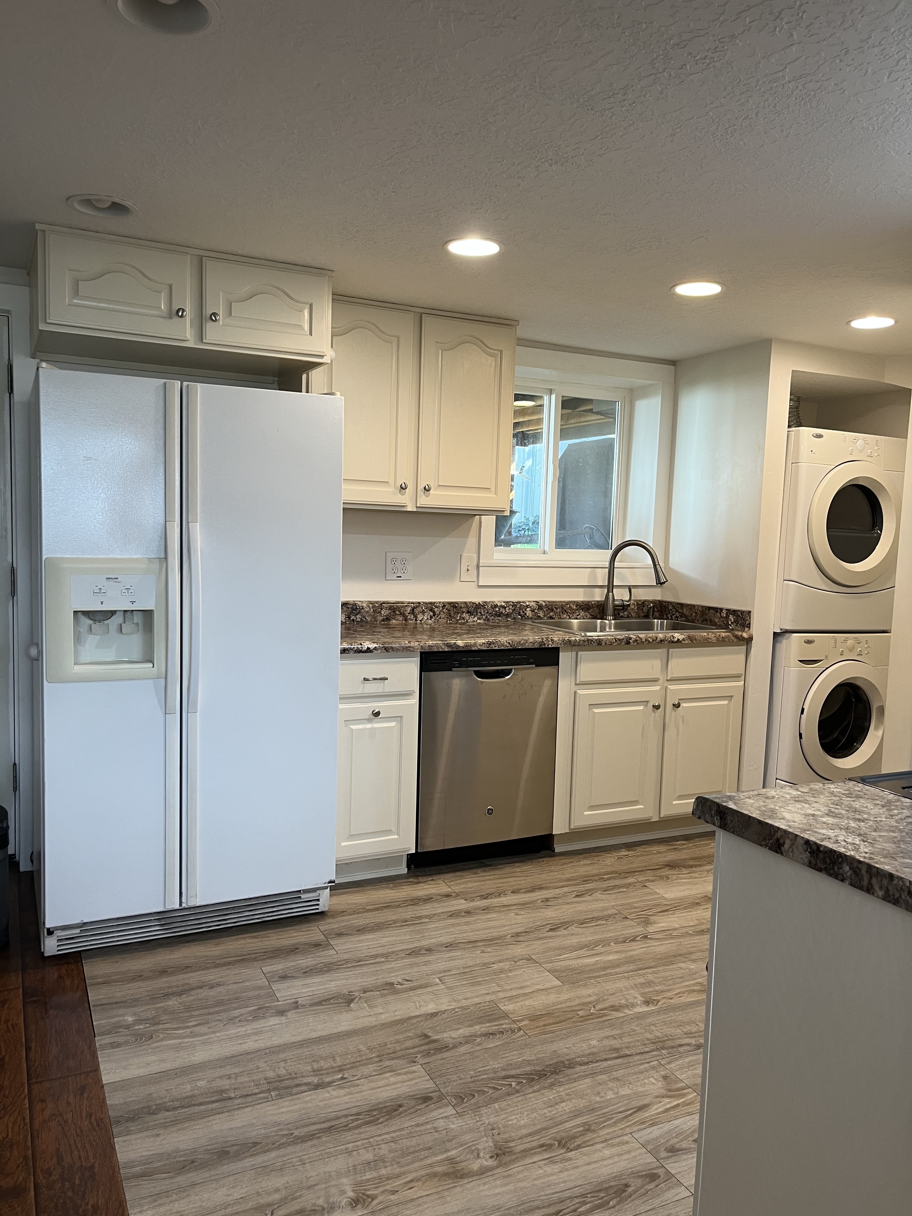Sandy In-Law/Basement: 8655 S Monroe St