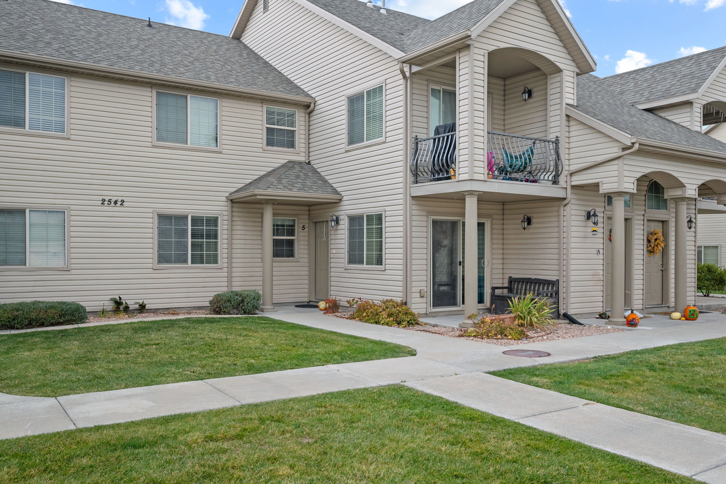 Springville Condo: 2542 W 500 S