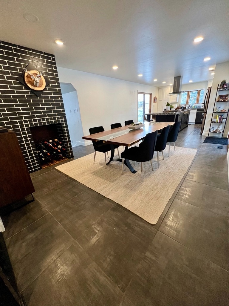 Midway House: 90 S 700 E