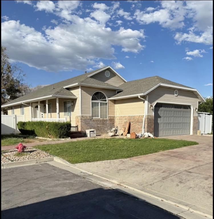 Orem House: 734 W 210 N