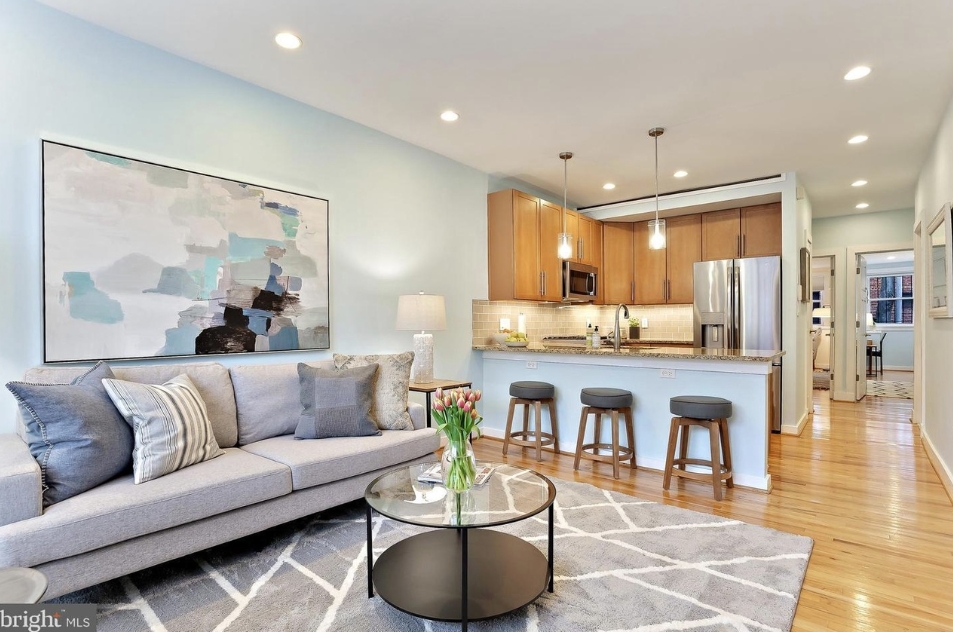 Washington Condo: 302 Todd Pl NE