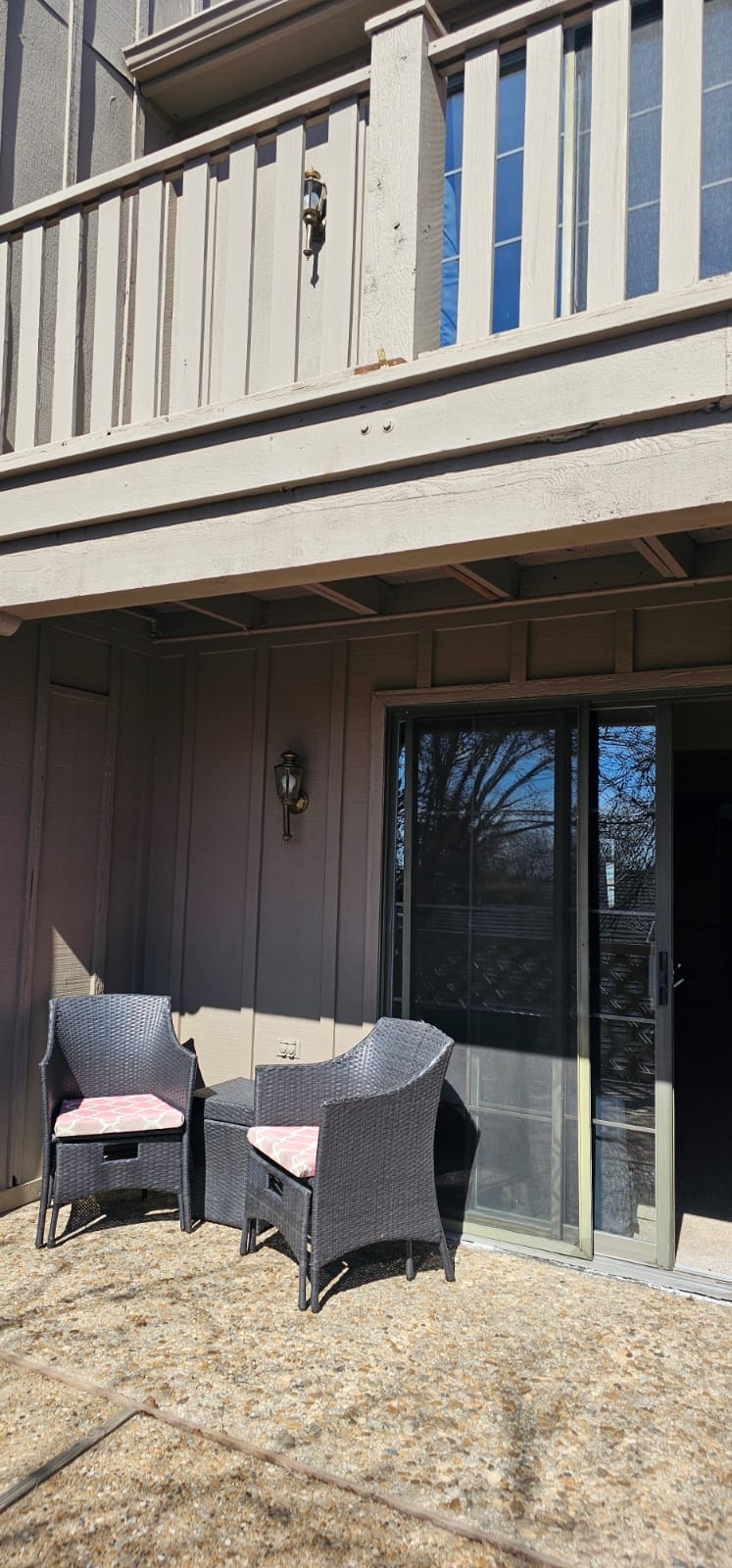 Lawrence Condo: 3409 Seminole Dr