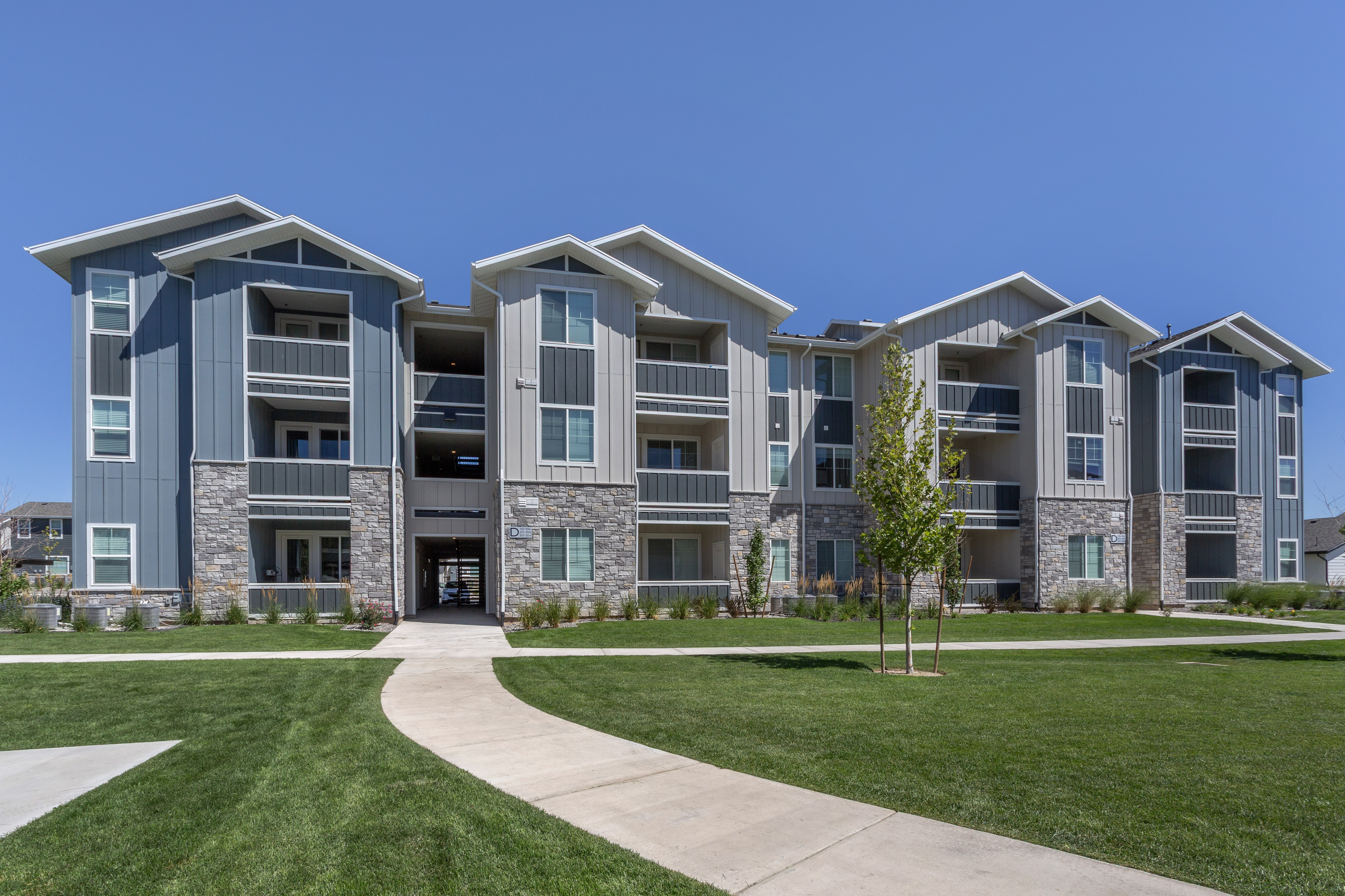 Syracuse Apartment: 1733 W 300 S