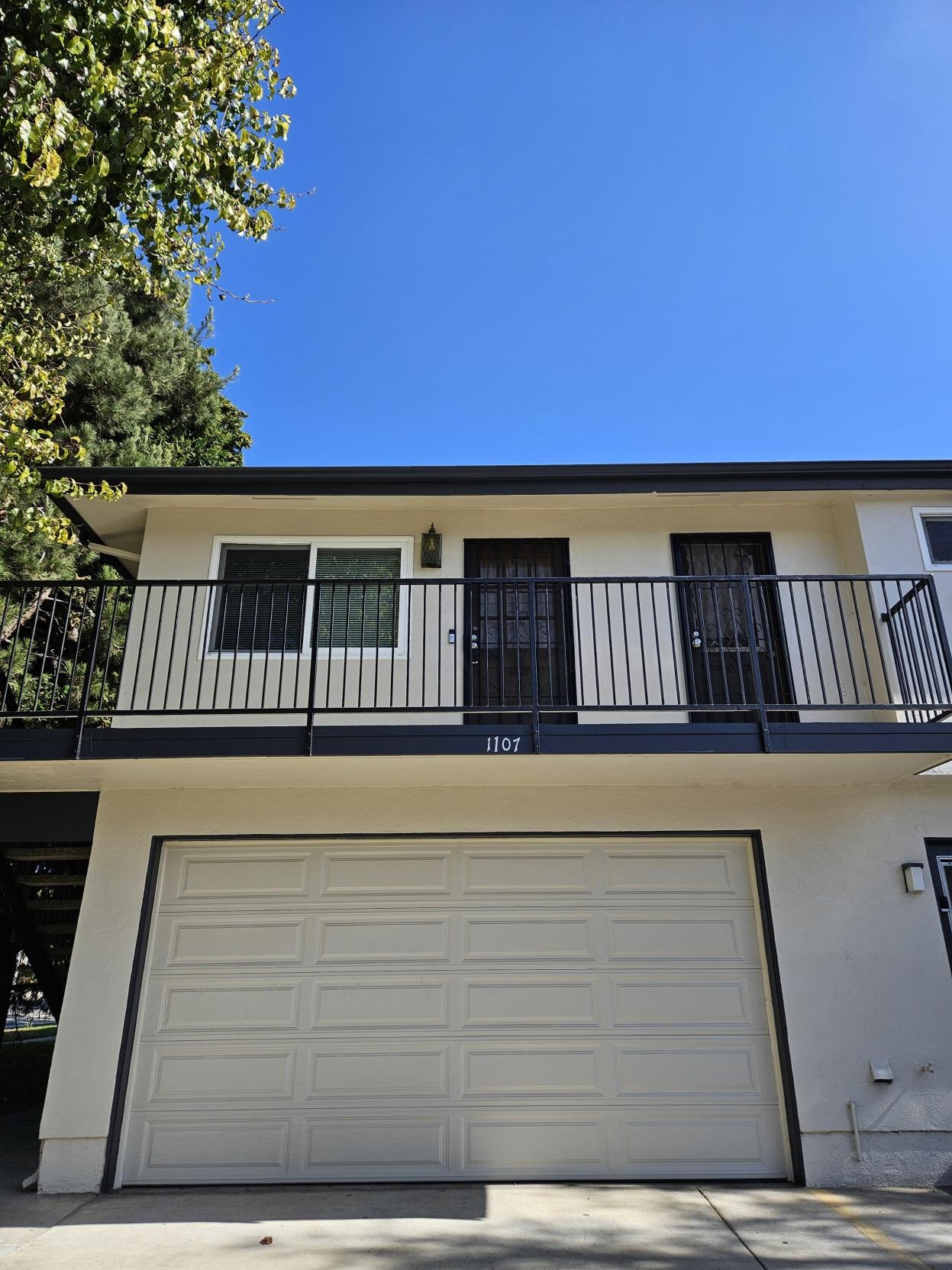 Ventura Condo: 1107 Carlsbad Pl