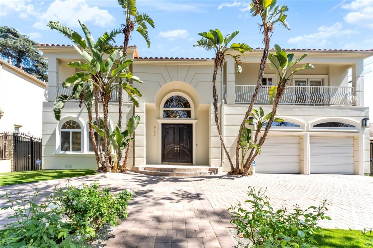 Valley Village House: 5150 Teesdale Ave