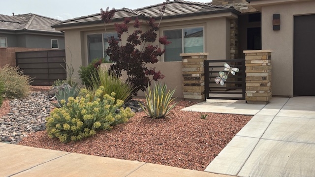 Ivins House: 617 S Lantana Way