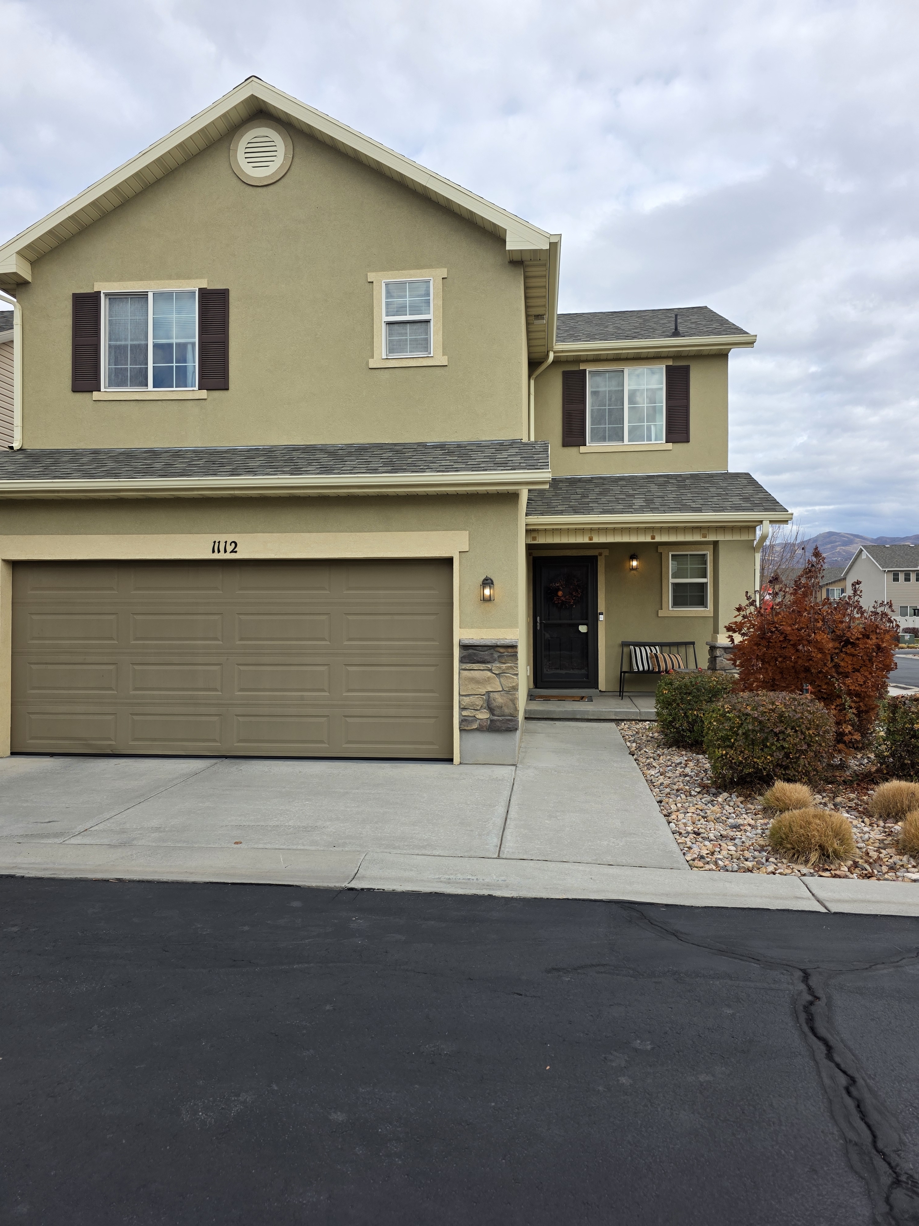 North Salt Lake House: 1112 W Stonehaven Dr