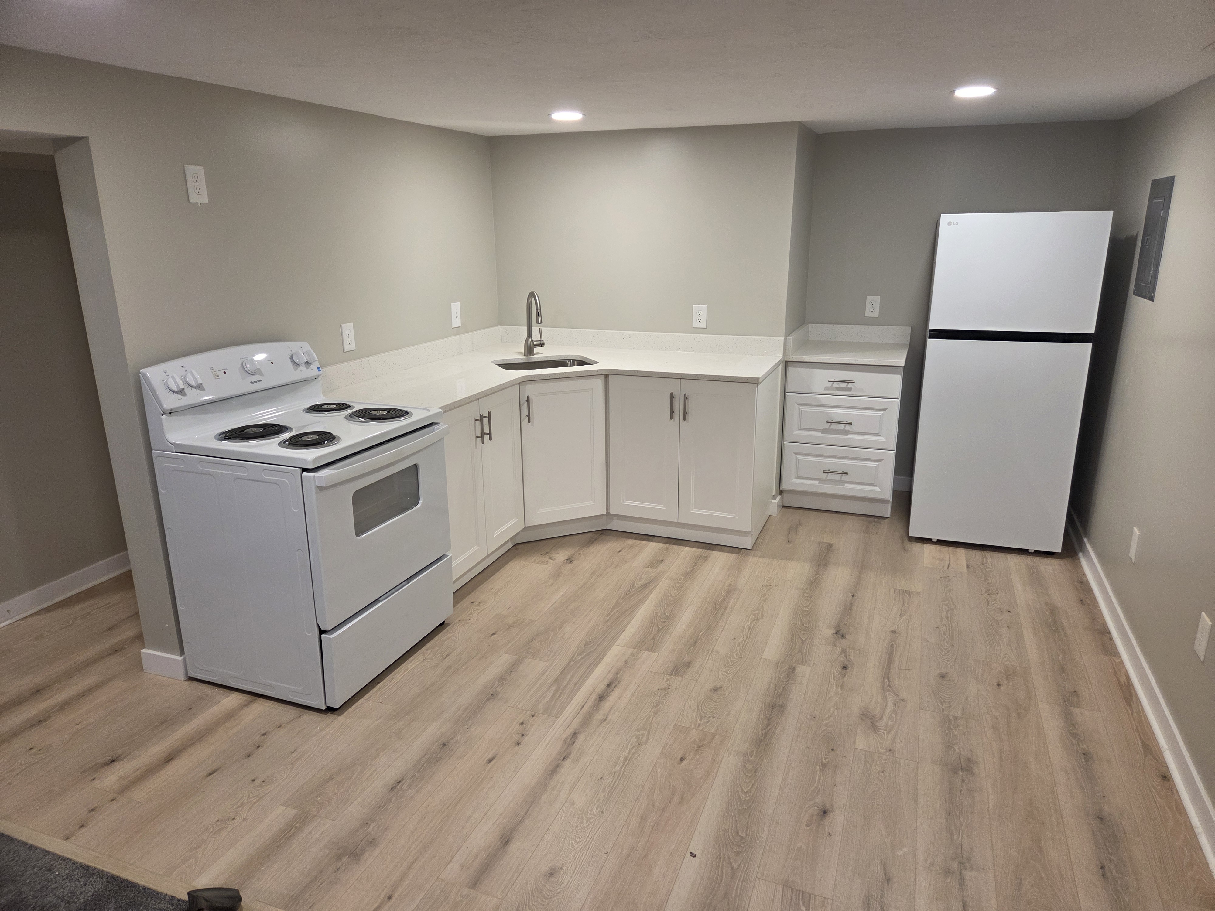 Ogden In-Law/Basement: 785 N Monroe Blvd