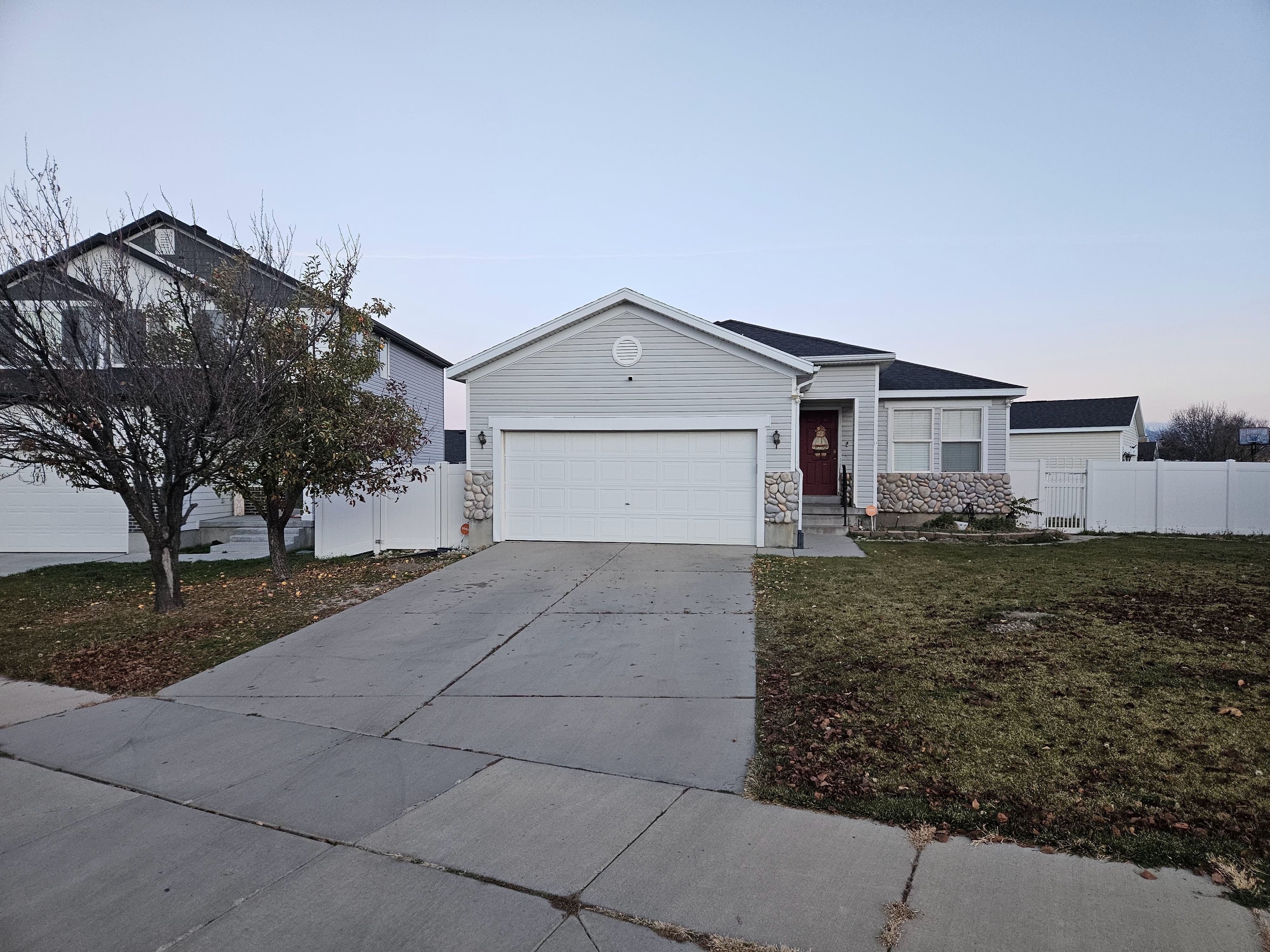 Magna House: 3325 S Weir Dr