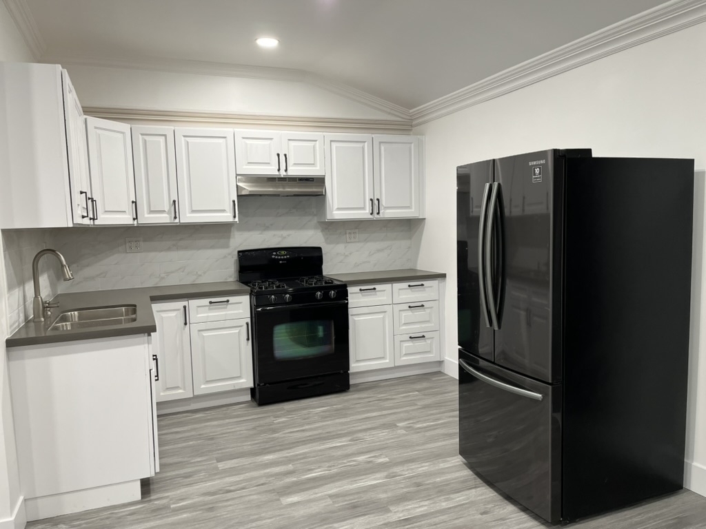 San Fernando Multiplex: 452 N Alexander St