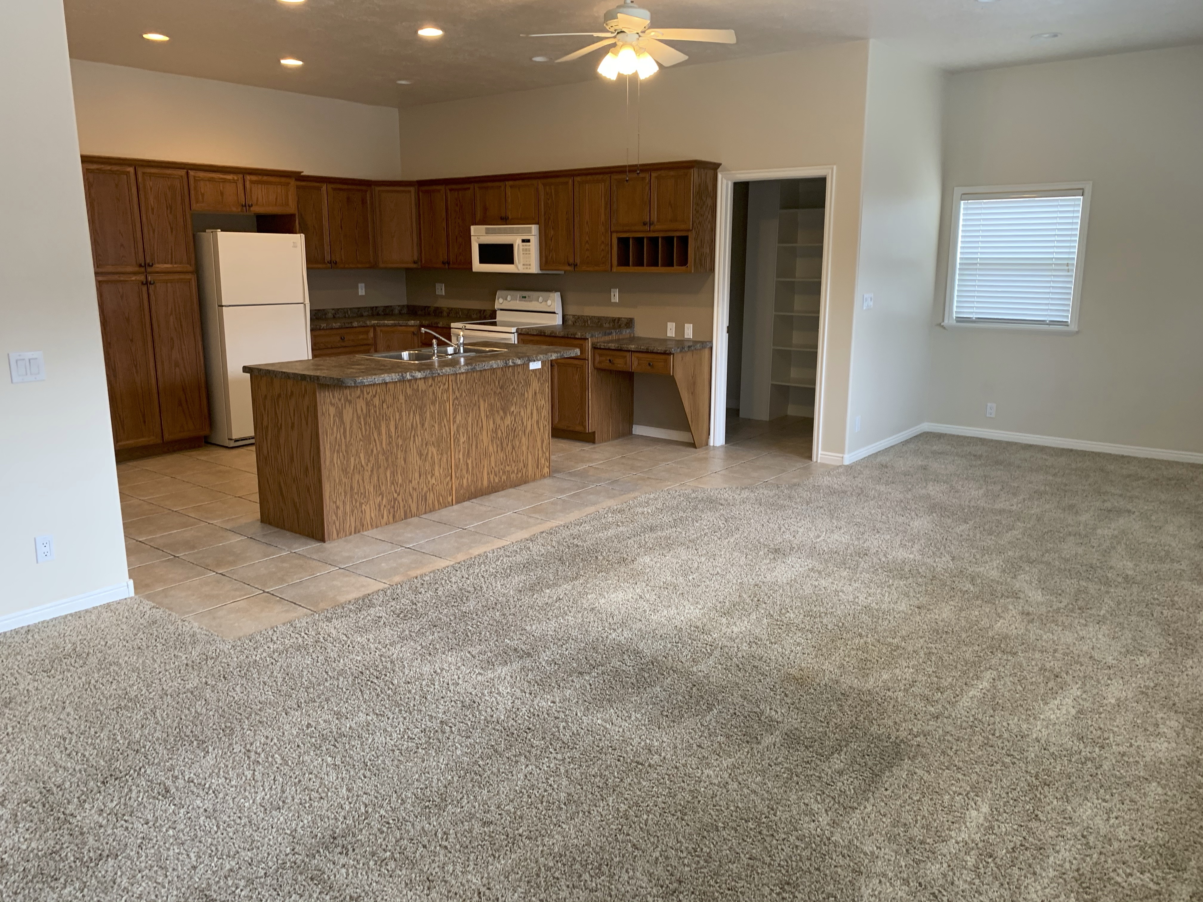 Sandy Apartment: 8175 S Old Coventry Cir