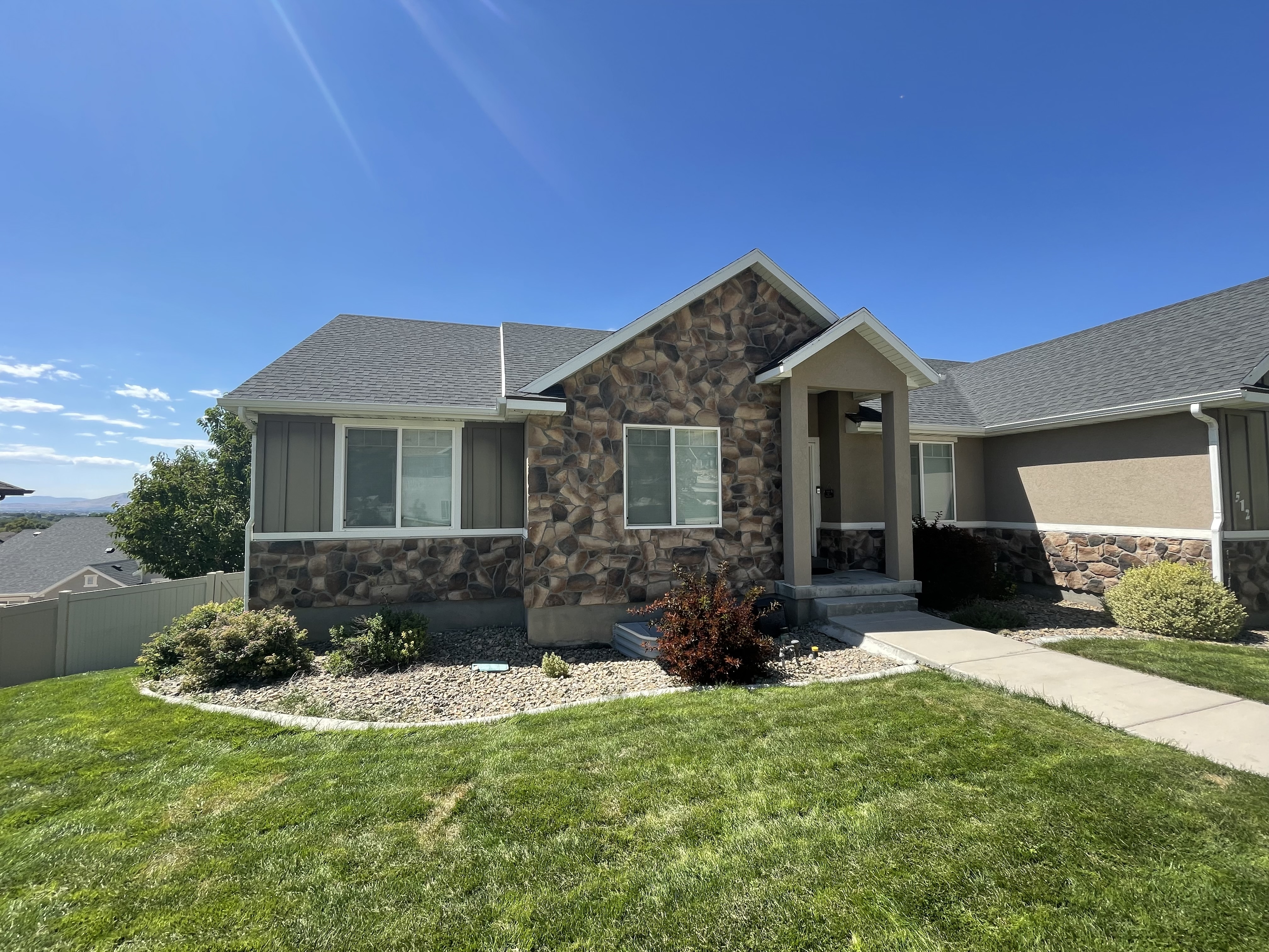 Springville House: 512 S 2000 E