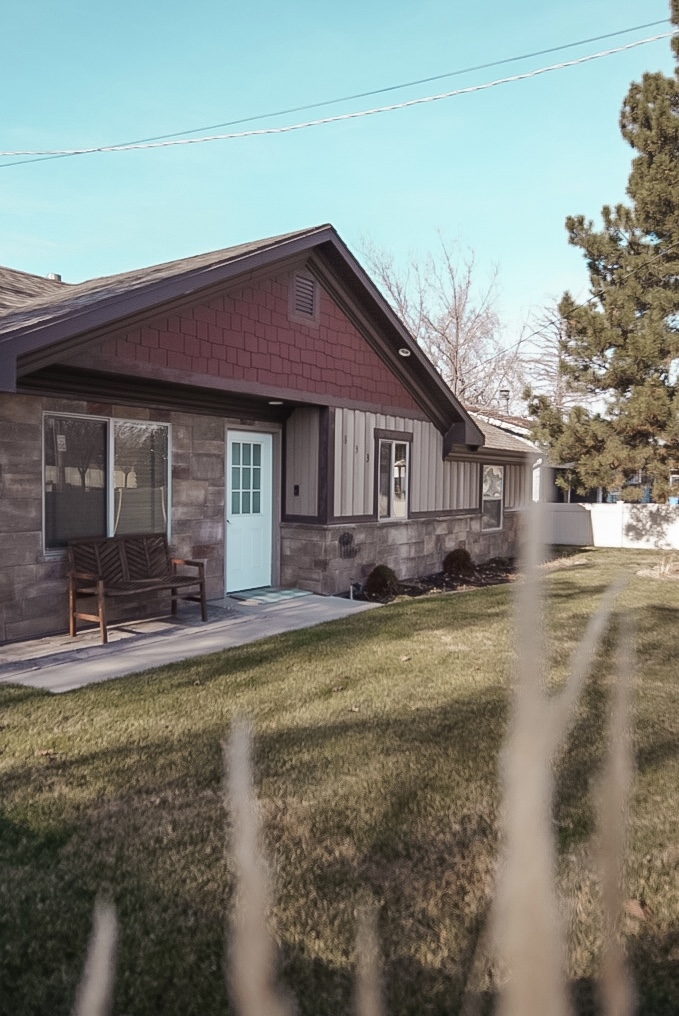 Clearfield House: 833 N 3000 W