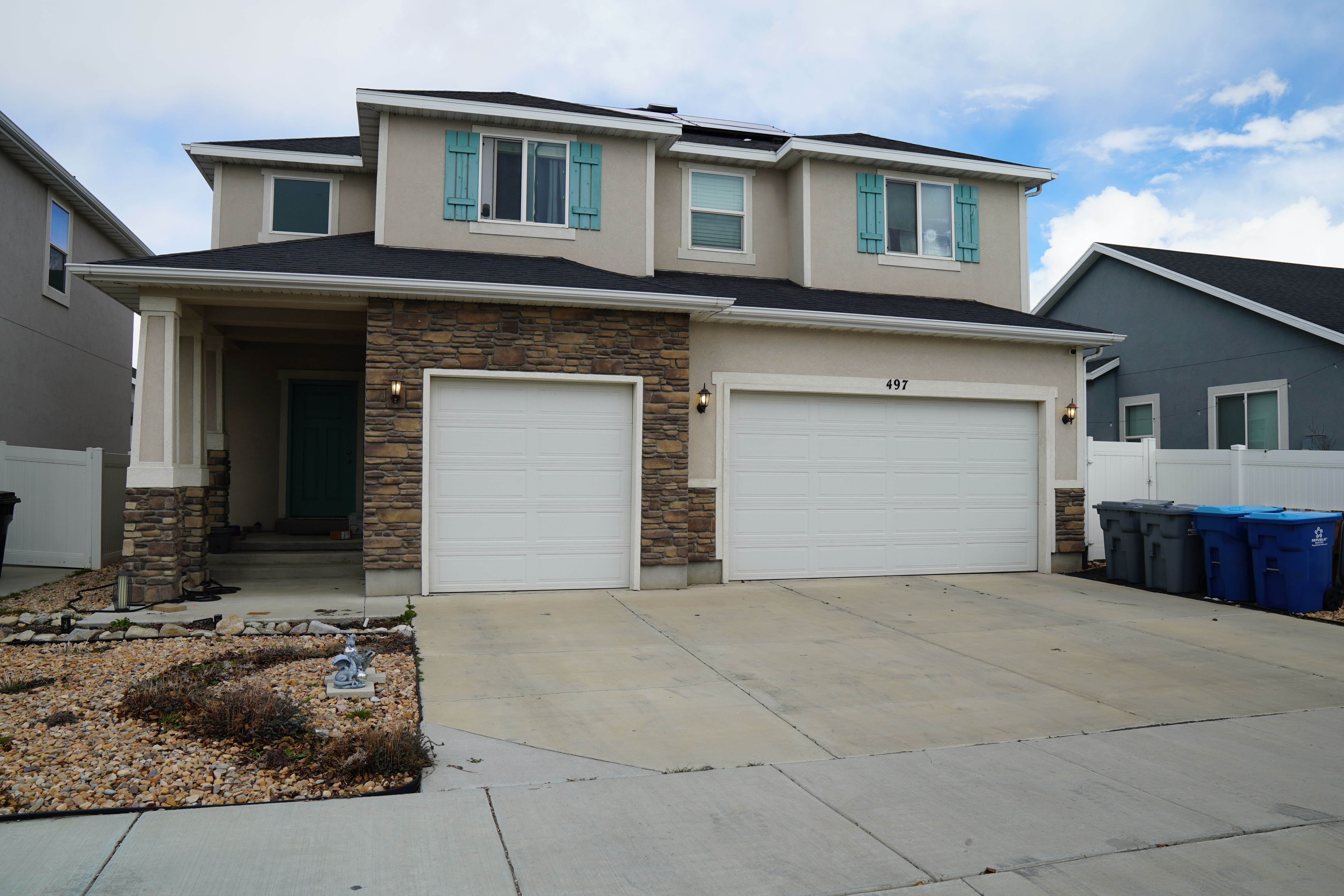 Vineyard Single Room: 497 E Rue Hugo