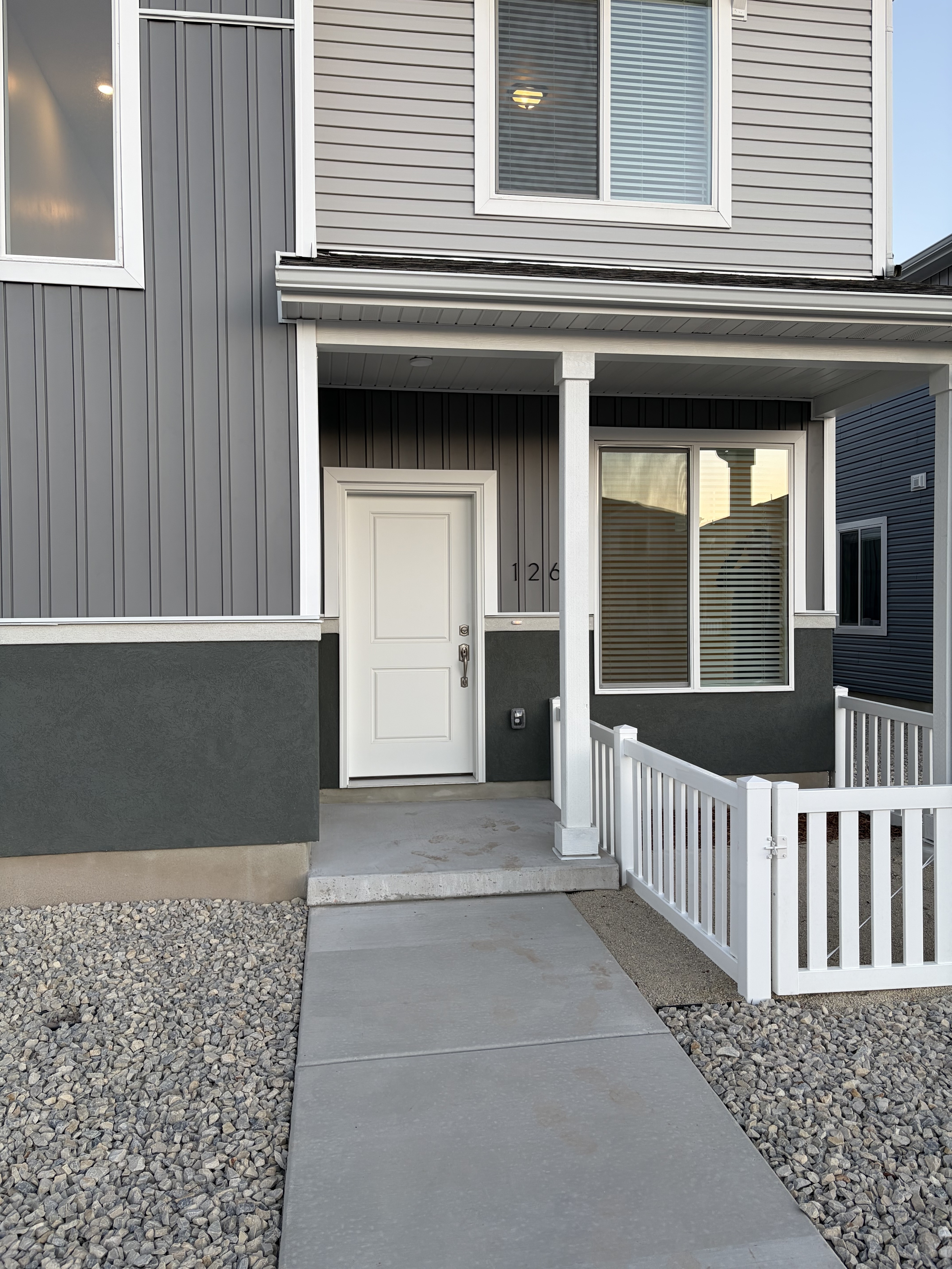 Saratoga Springs Townhome: 126 N Riverside Dr