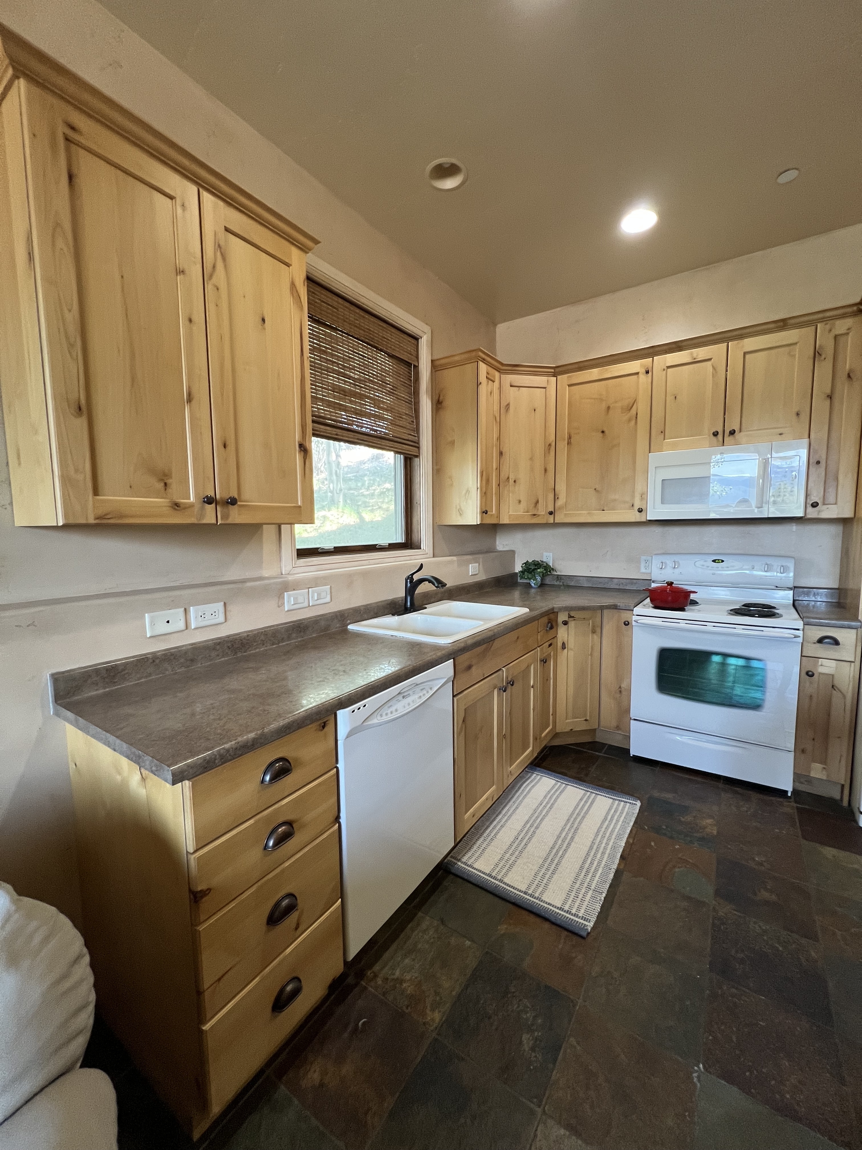 Eden In-Law/Basement: 5384 Elkhorn Cir