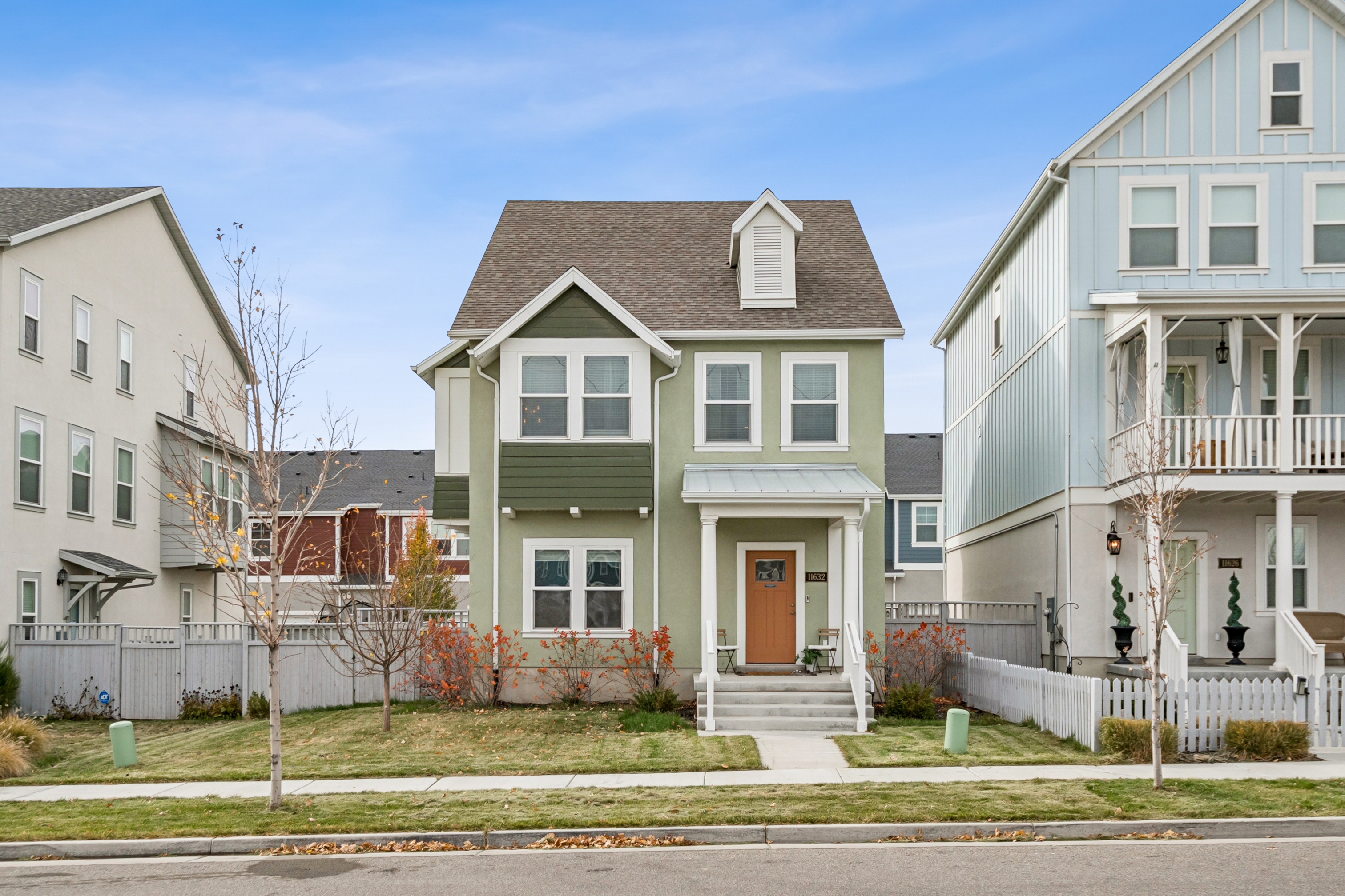 South Jordan House: 11632 S Skyward Rd