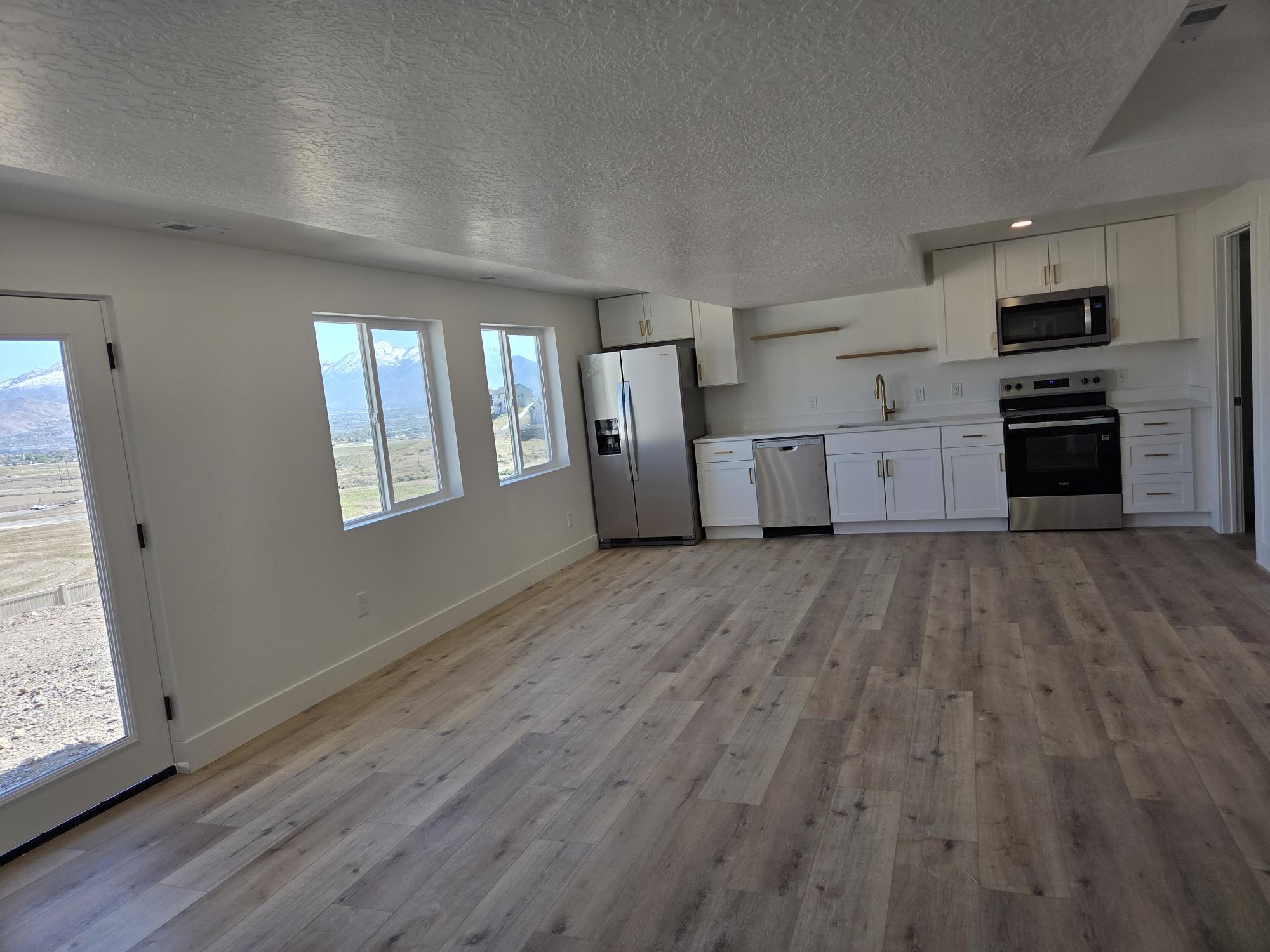 Saratoga Springs House: 1522 W Russo Dr