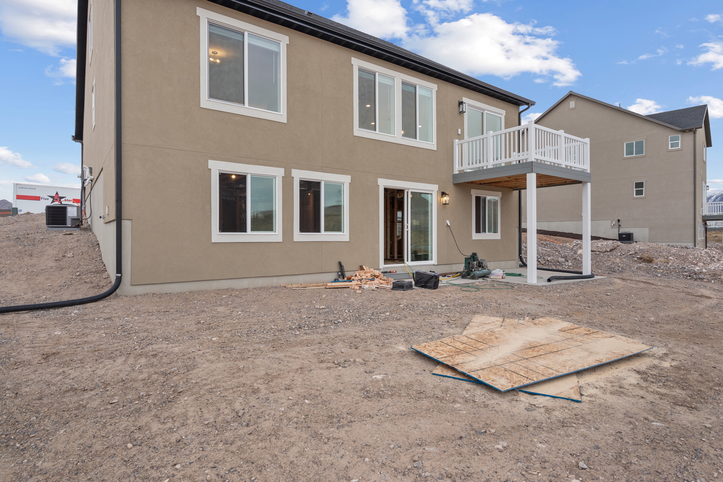 Saratoga Springs House: 1522 W Russo Dr