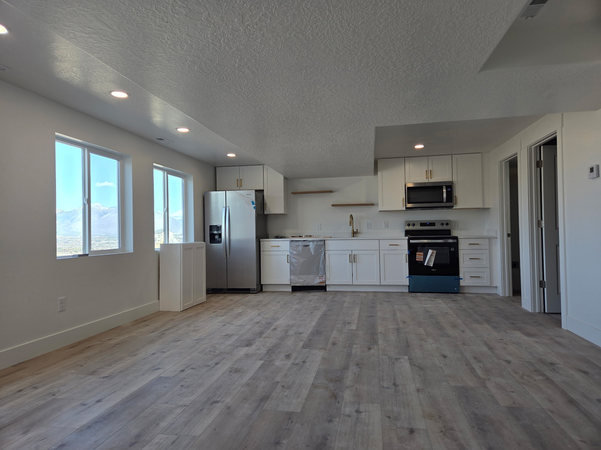 Saratoga Springs House: 1522 W Russo Dr