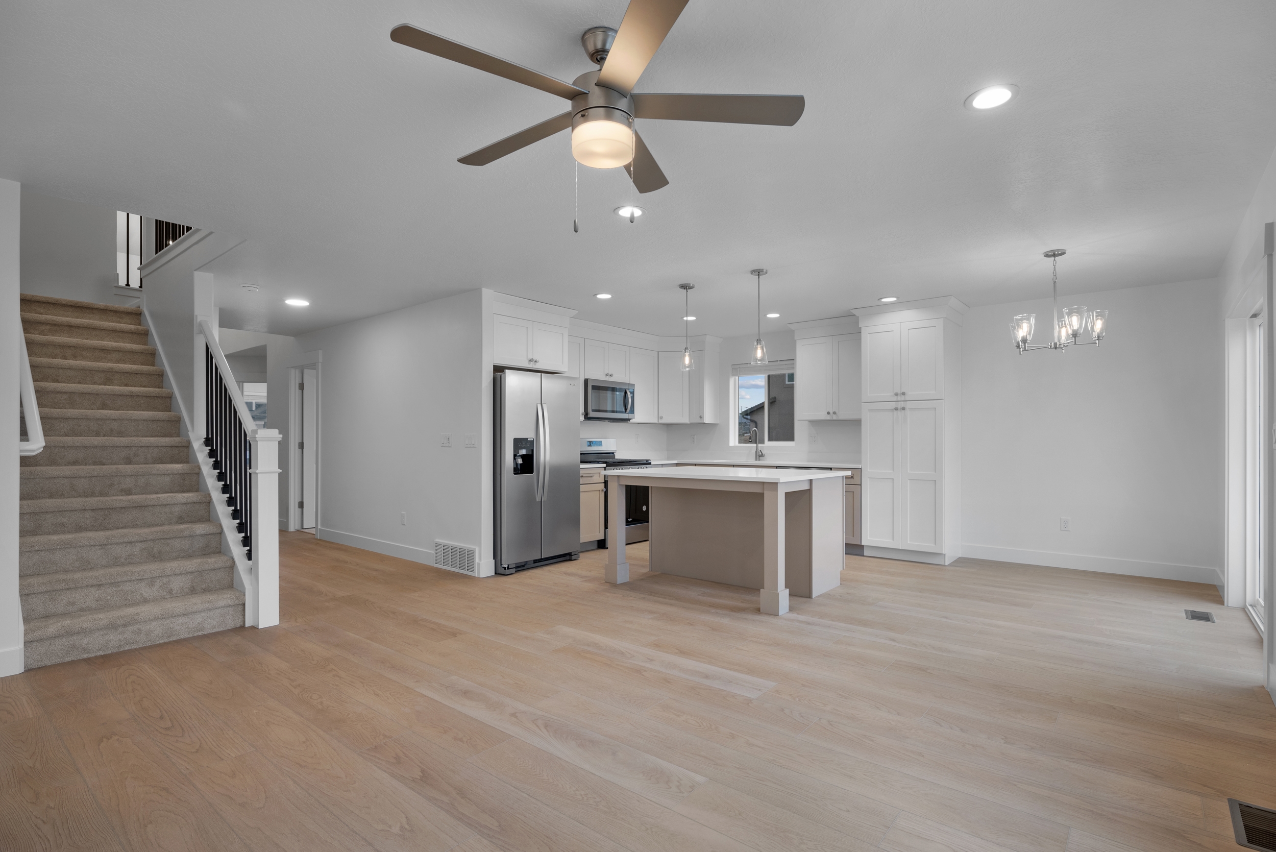 Saratoga Springs House: 1522 W Russo Dr