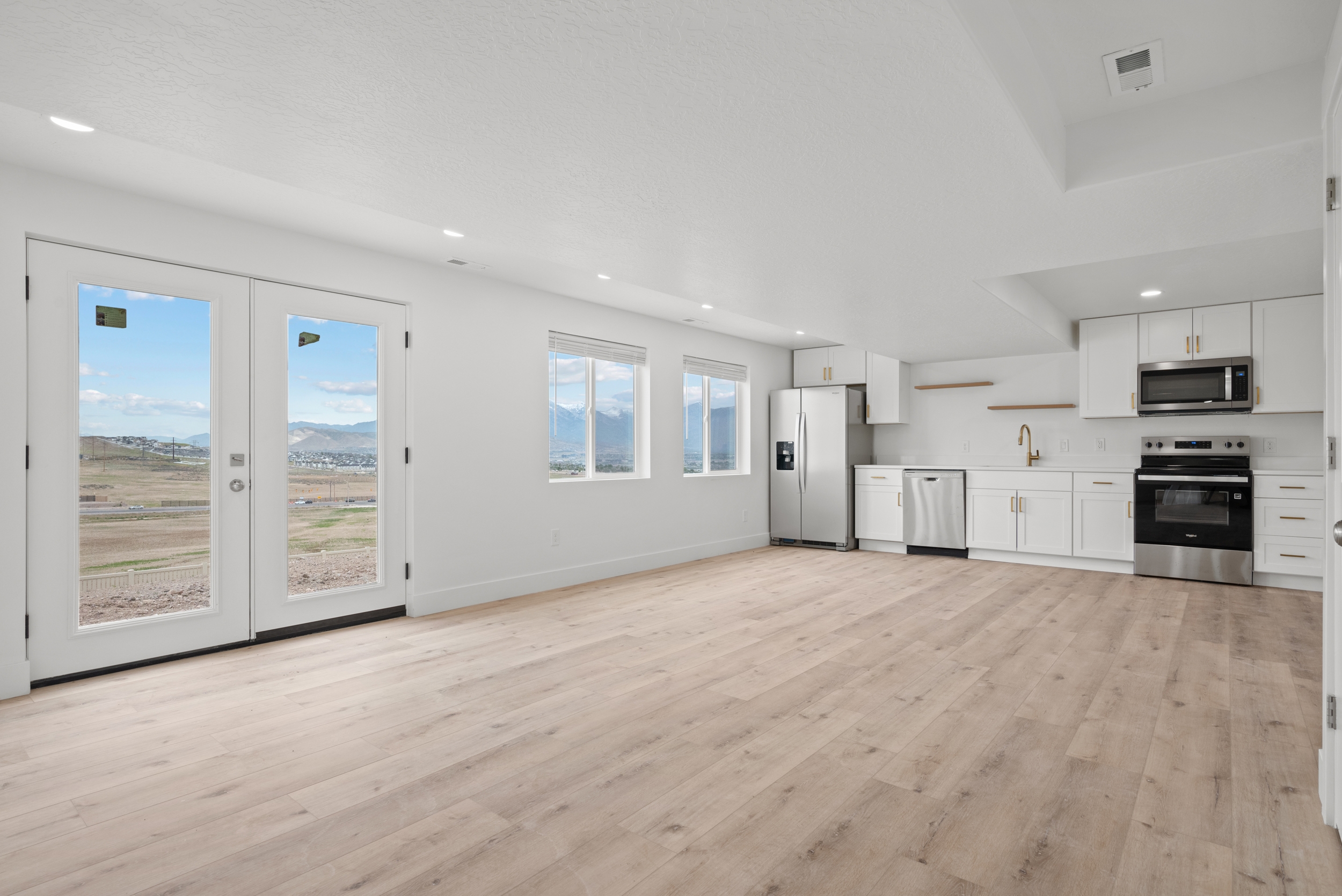 Saratoga Springs In-Law/Basement: 1522 W Russo Dr