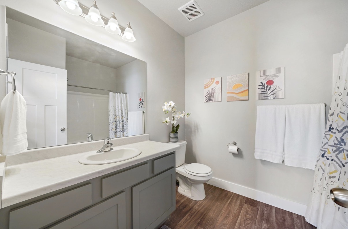 Vineyard Condo: 317 W 435 N