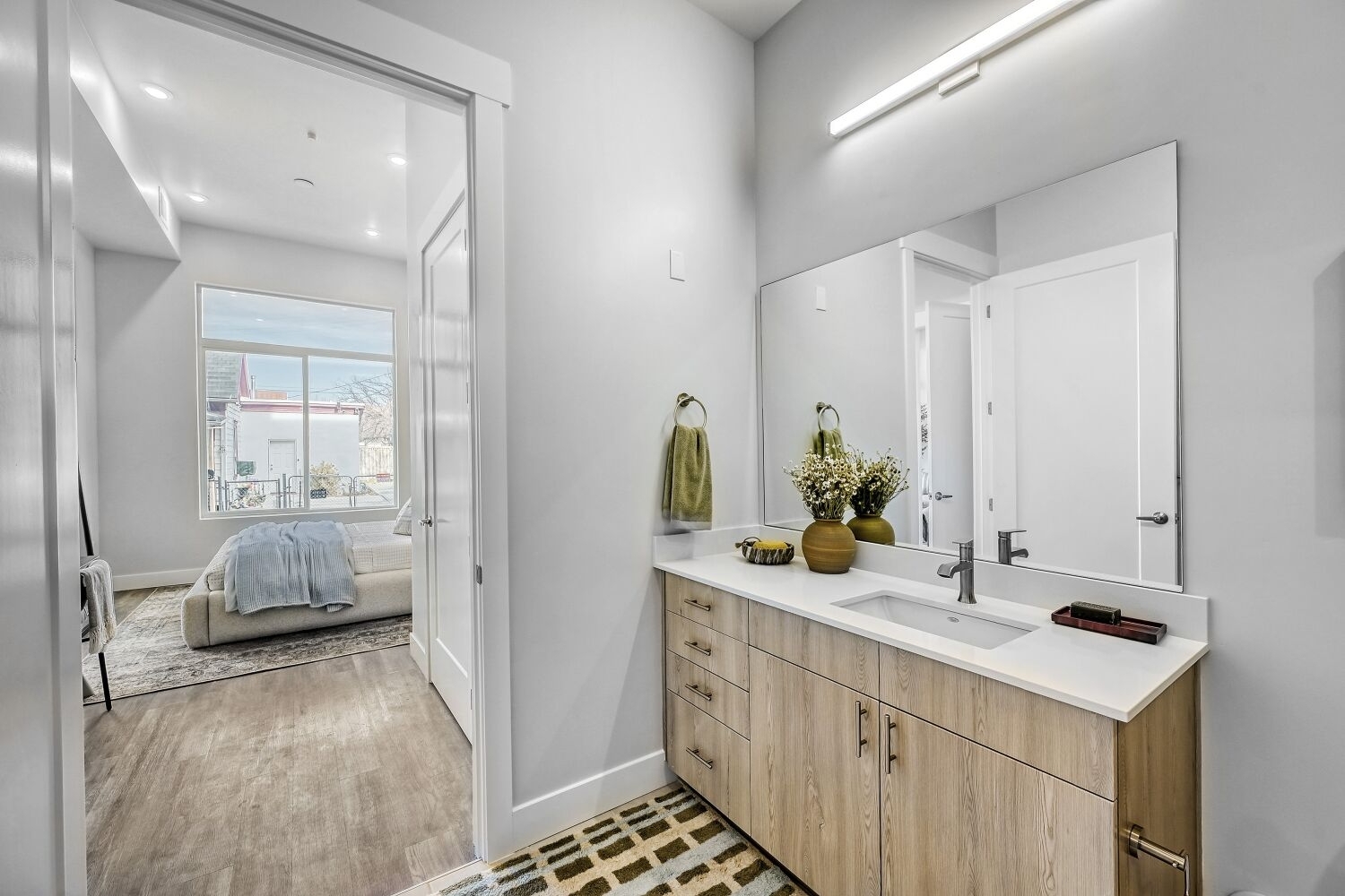 Midvale Apartment: 7592 S Main St