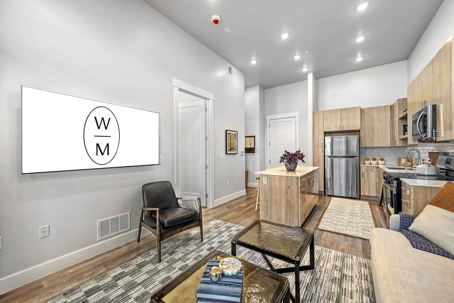 Midvale Apartment: 7592 S Main St