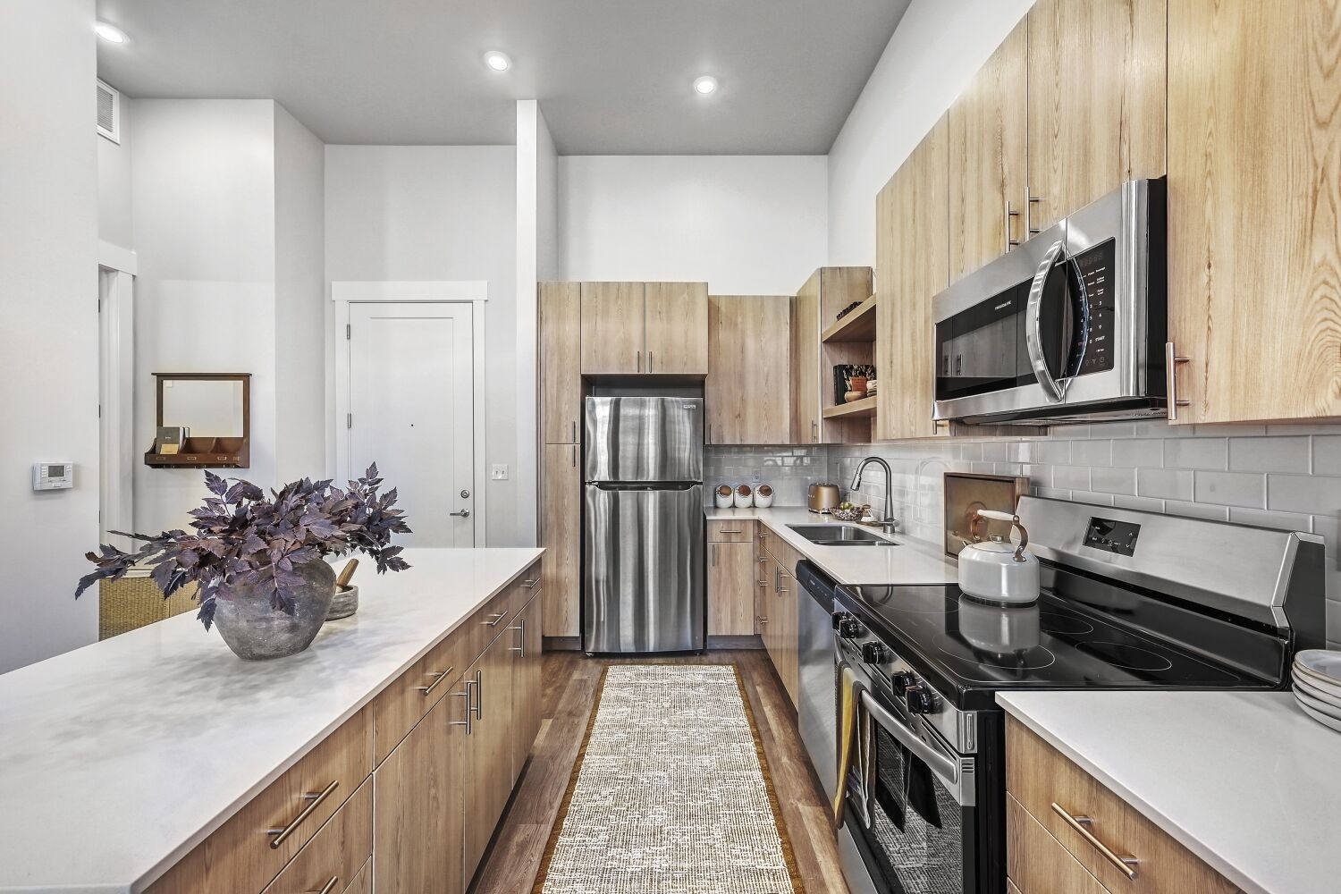 Midvale Apartment: 7592 S Main St