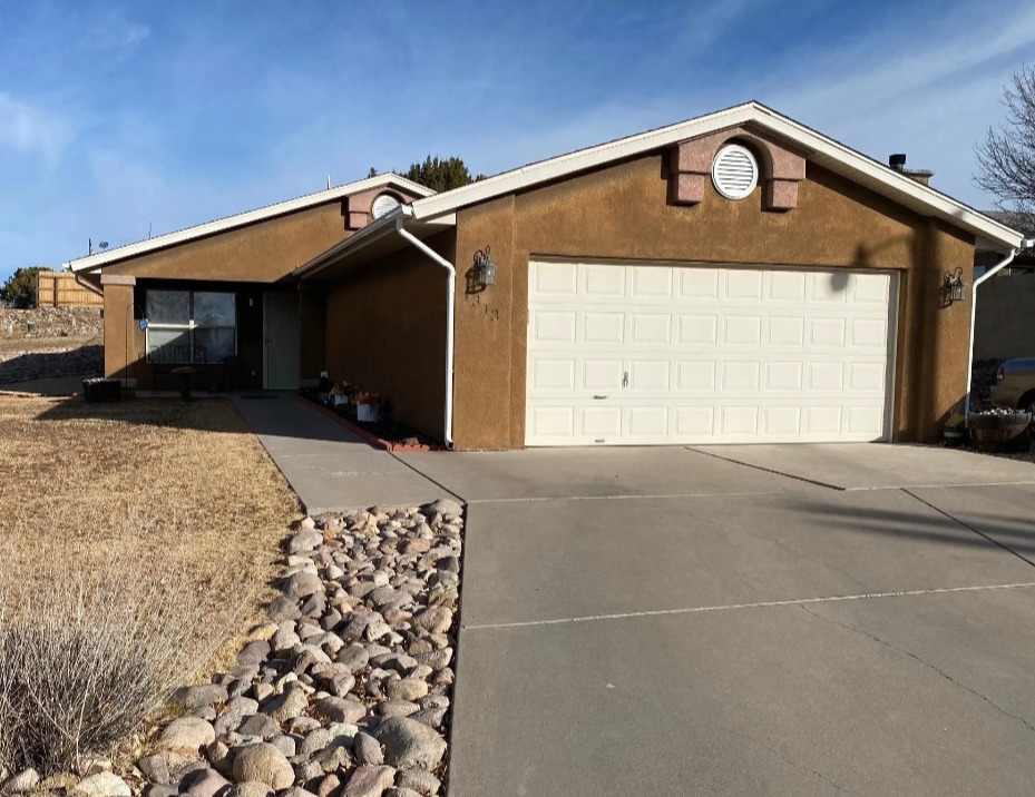Silver City House: 1313 Serinna Ct