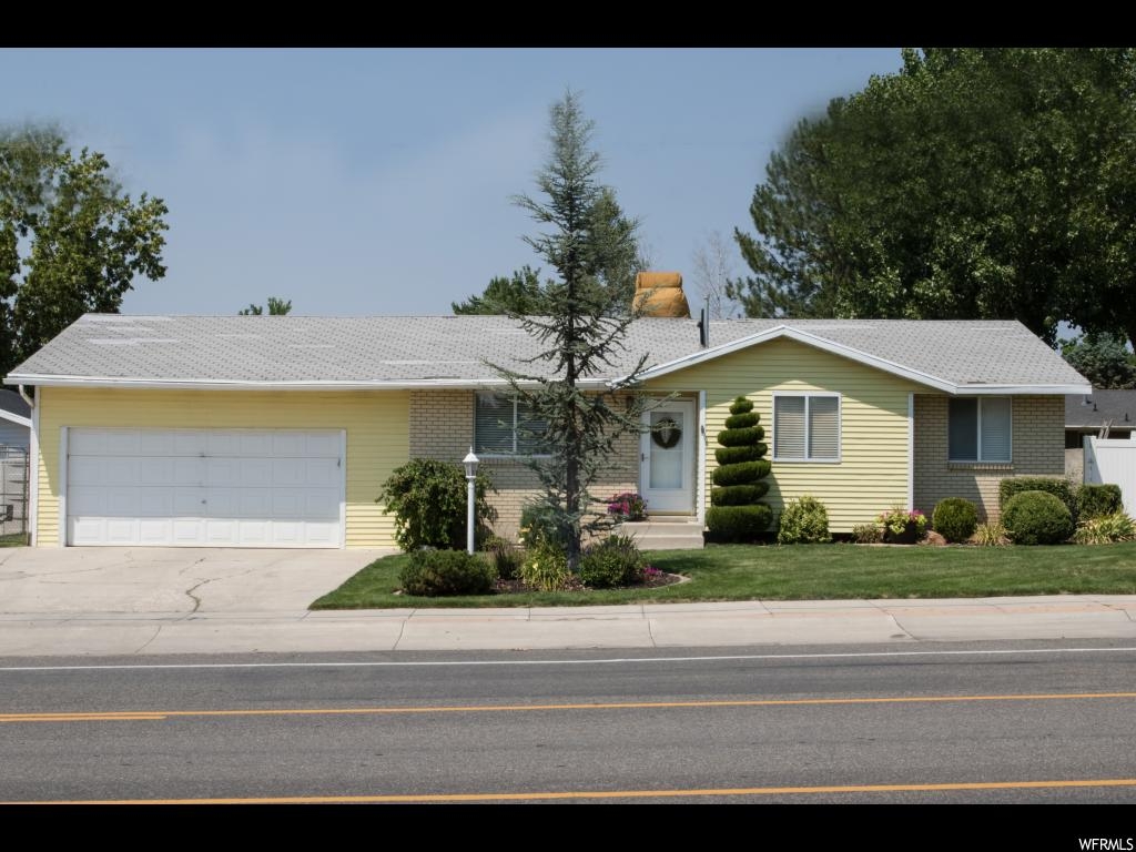 Sandy In-Law/Basement: 319 E Sego Lily Dr