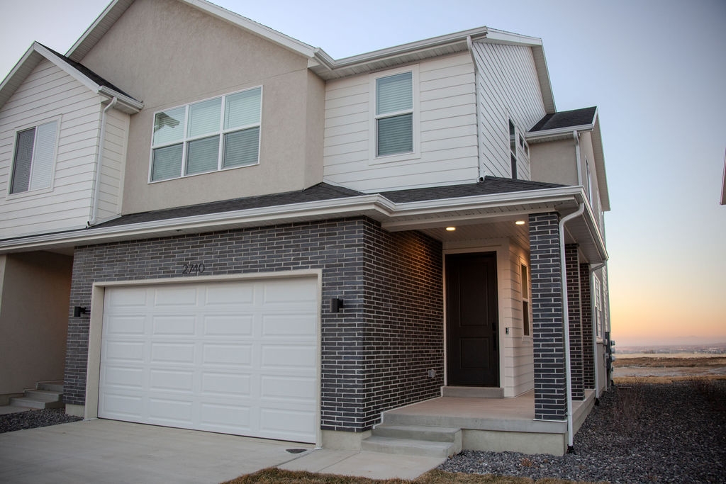 Mapleton Townhome: 2722 West Aurora Avenue