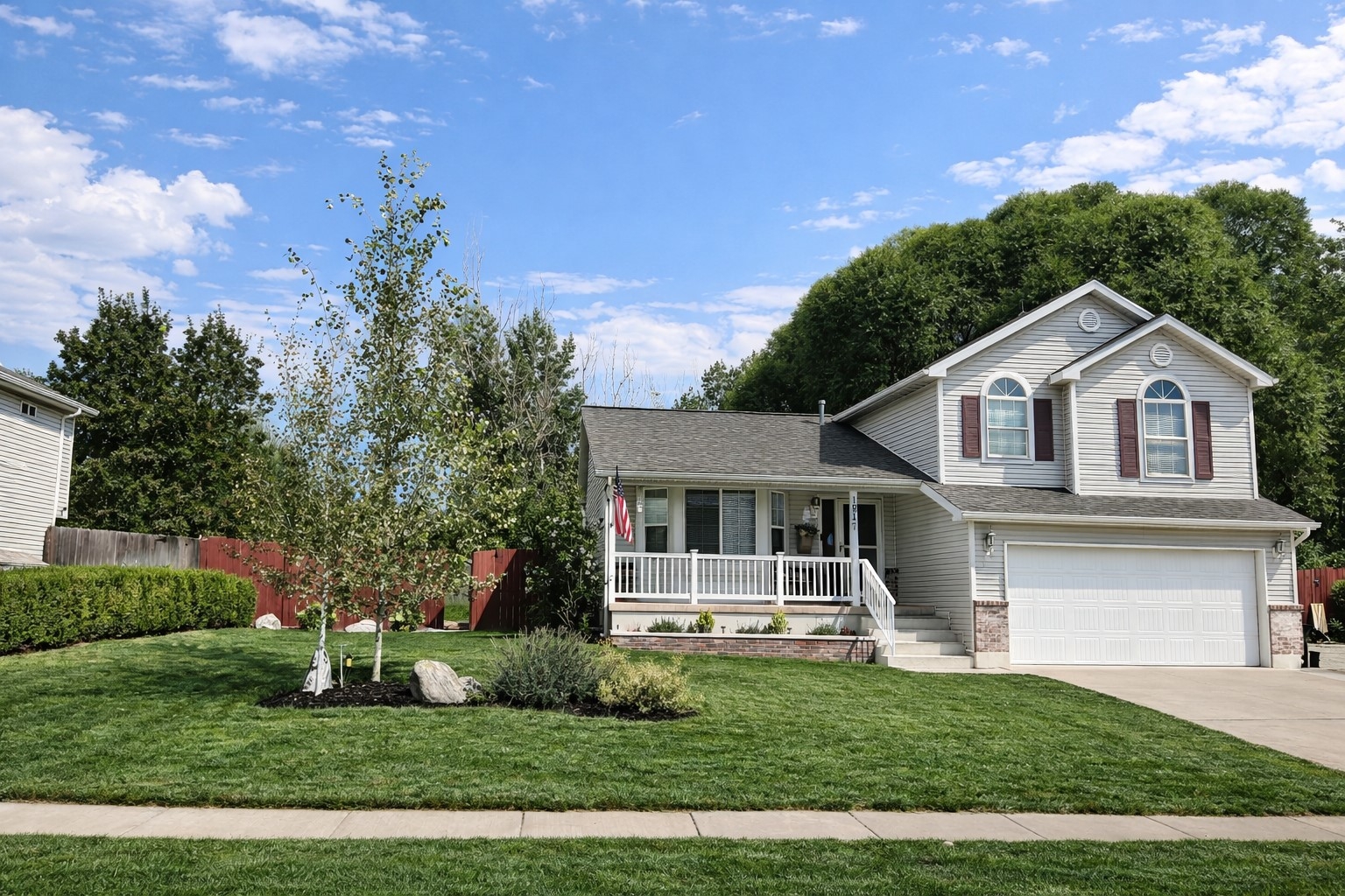 Syracuse House: 1917 Dahl Ln