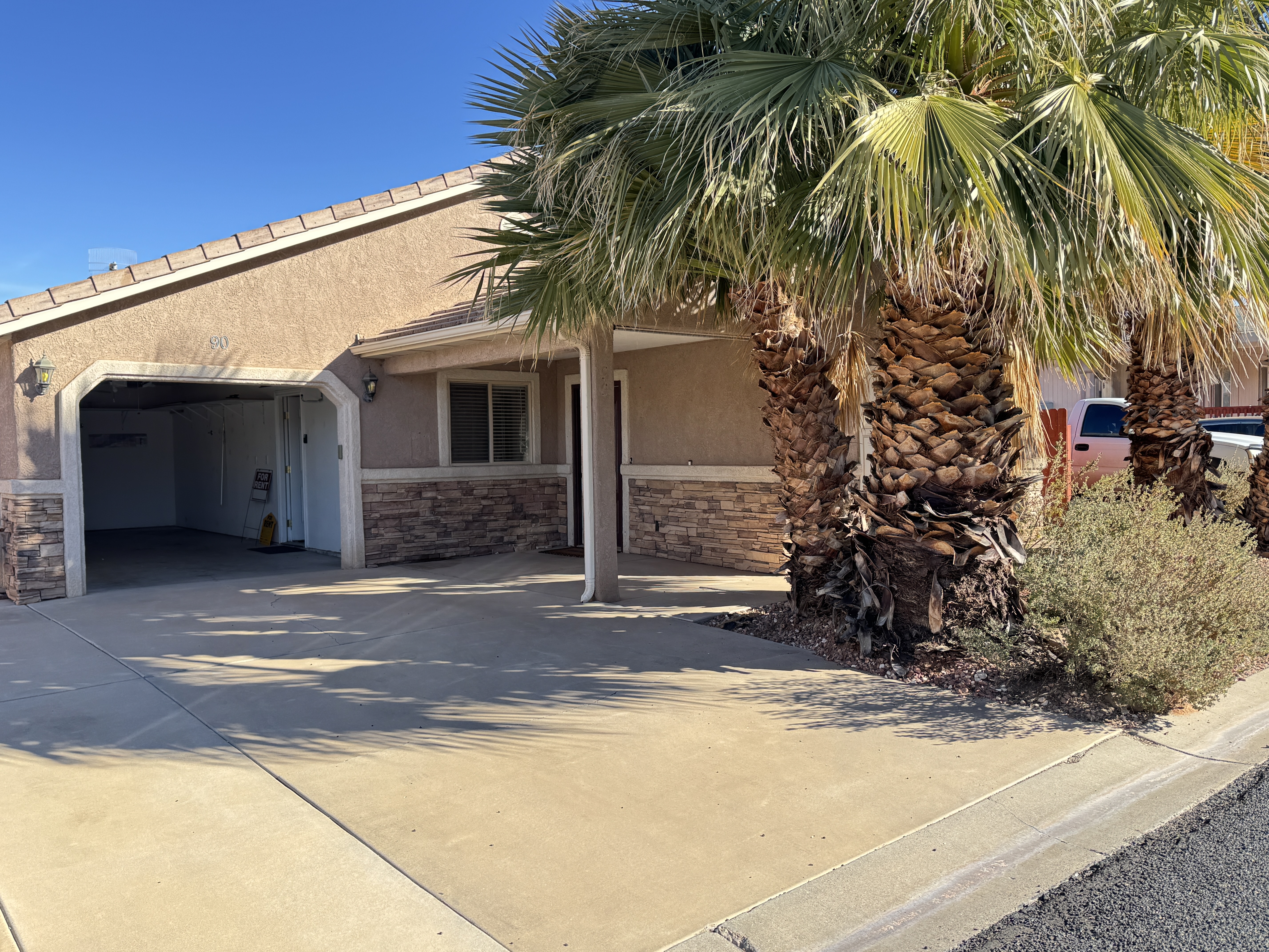 Hurricane House: 90 Pheasant Dr