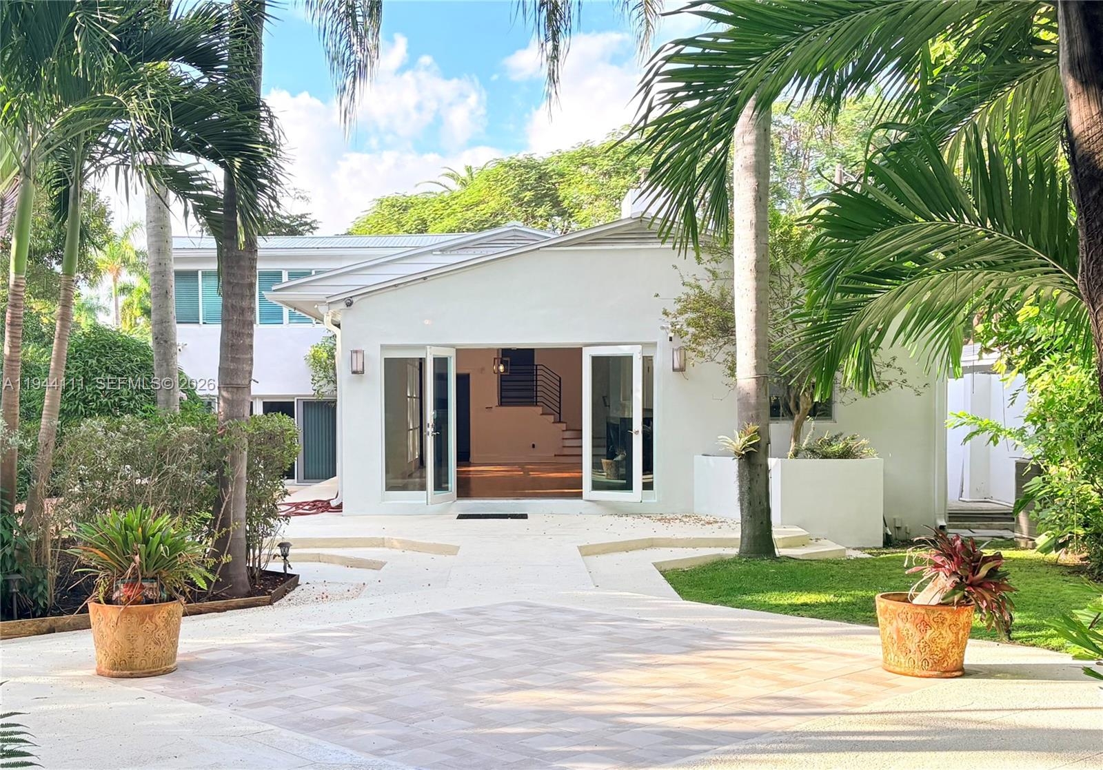 Miami House: 2301 S Miami Ave