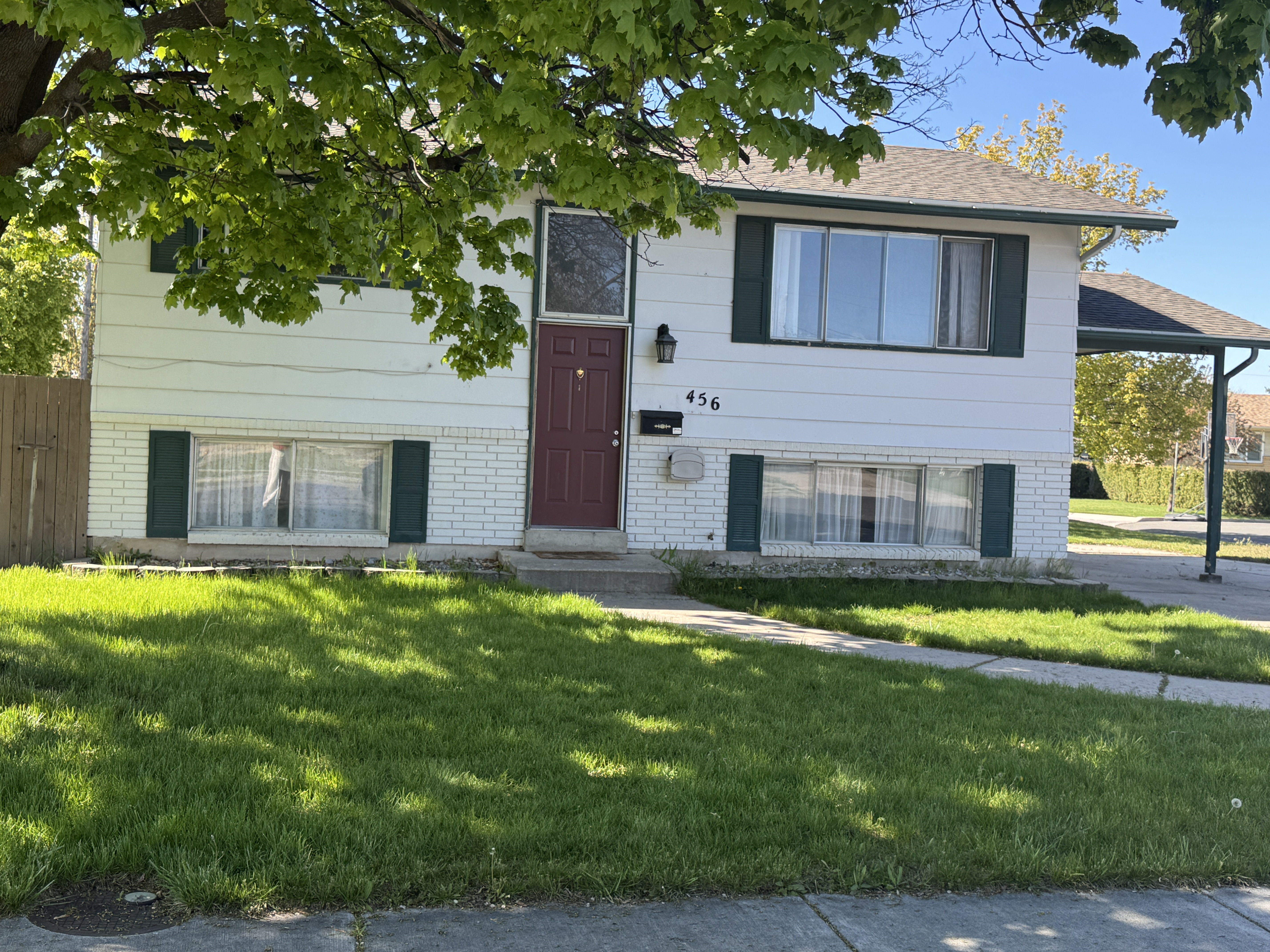 Logan House: 456 W 550 N