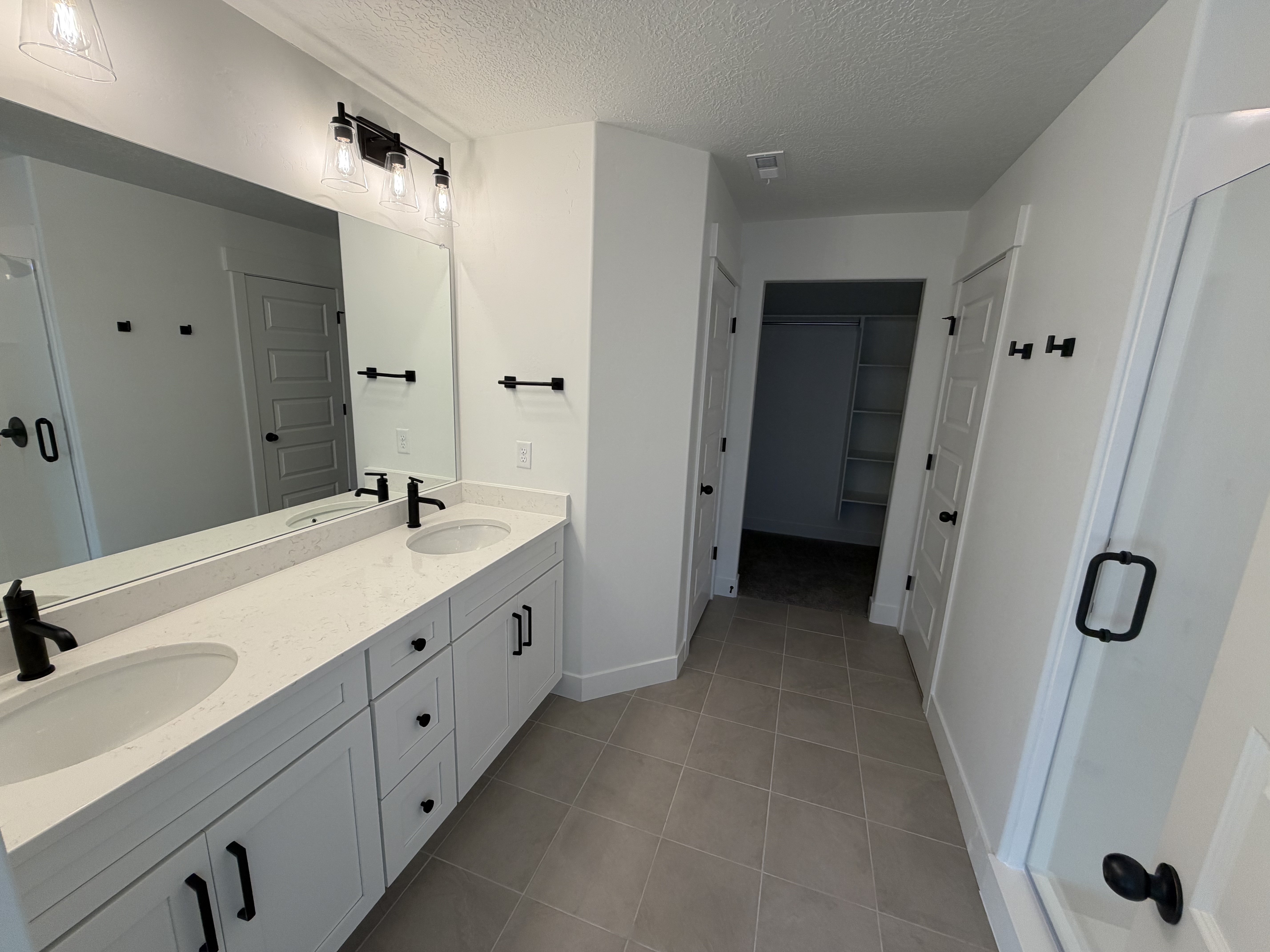 Saratoga Springs Single Room: 597 W Salvia Dr