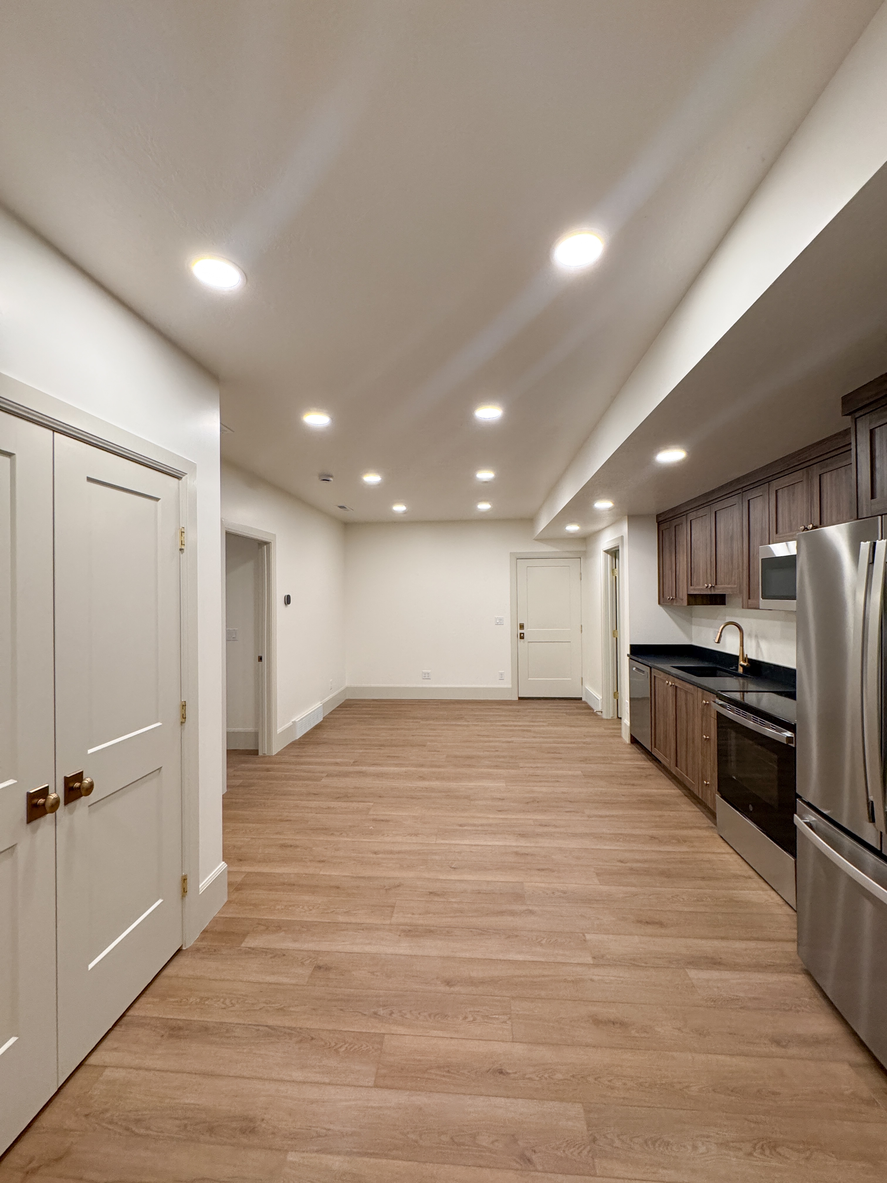 Eden In-Law/Basement: 3186 N Jones St