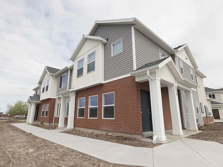 Logan Townhome: 578 W 1120 N