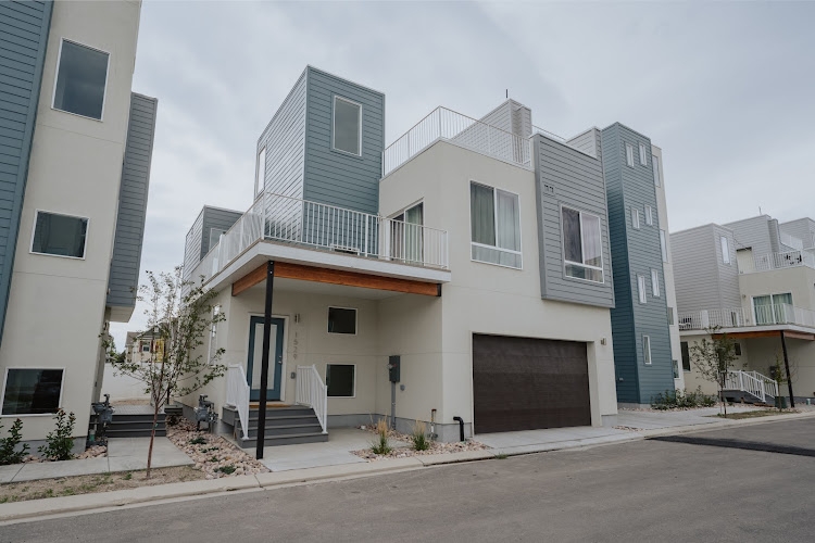 West Valley City Single Room: 1529 W Neon Way