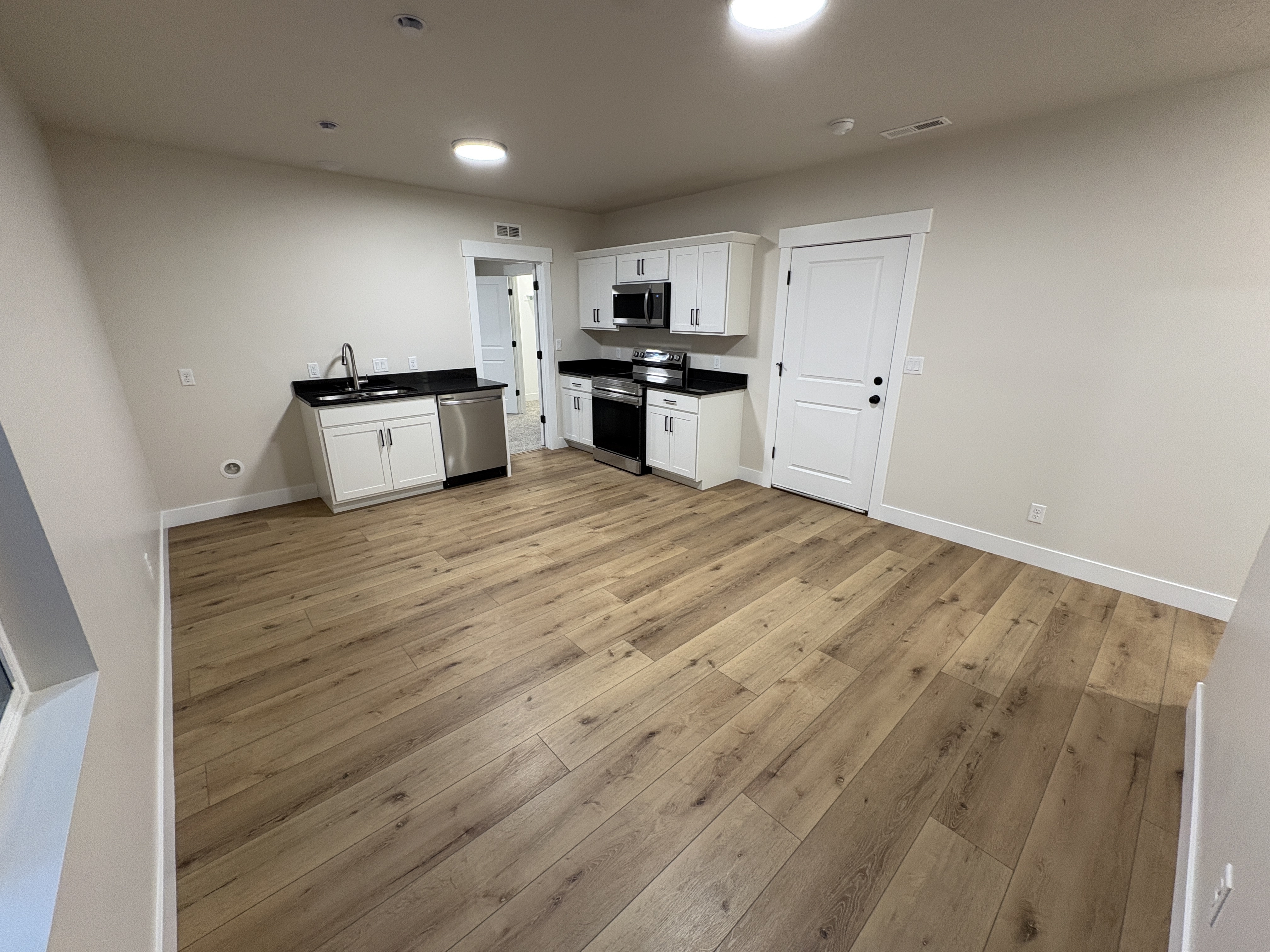 Eagle Mountain In-Law/Basement: 5472 N Orville St Unit A