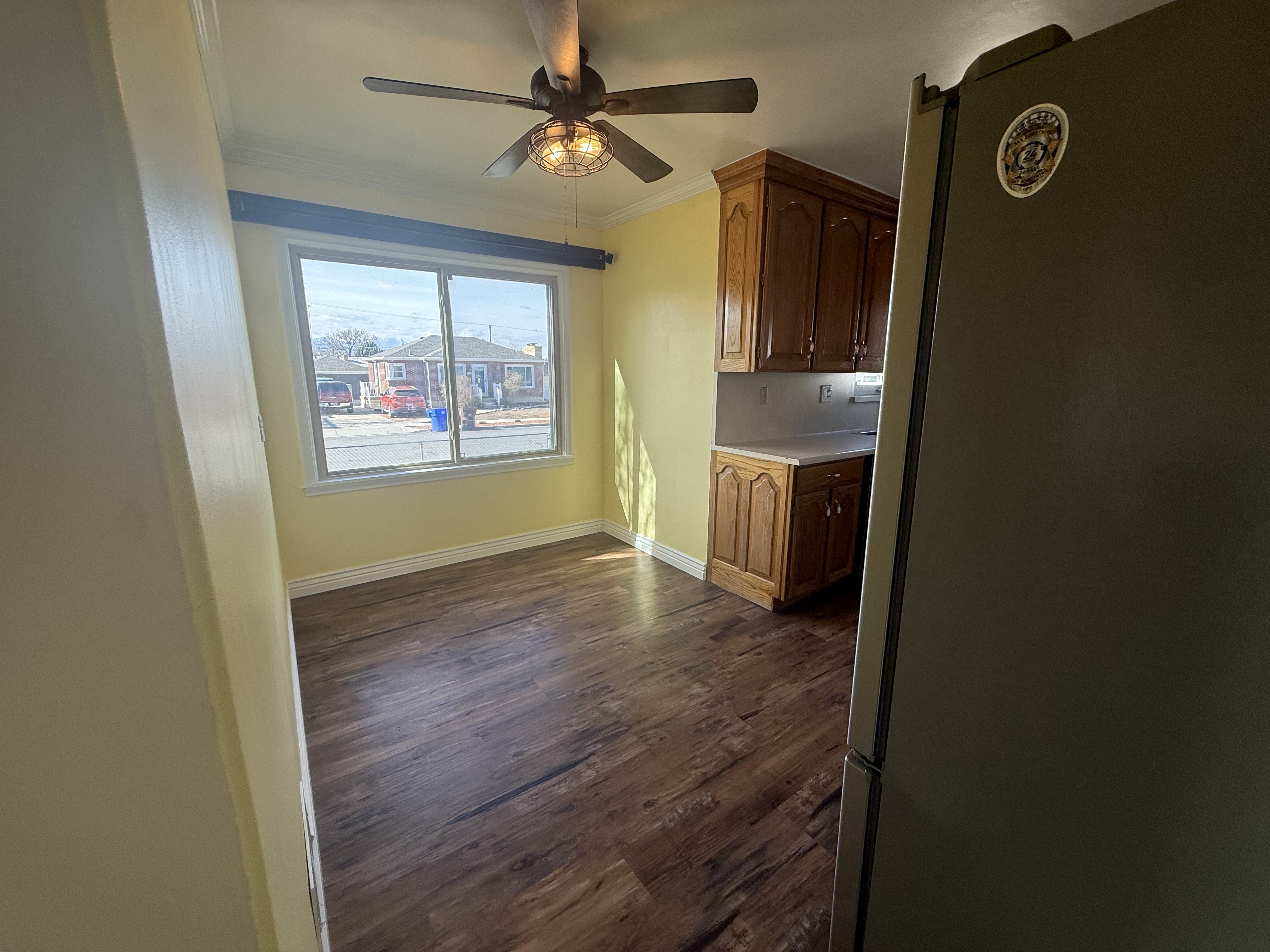 Midvale House: 7451 S Elm St