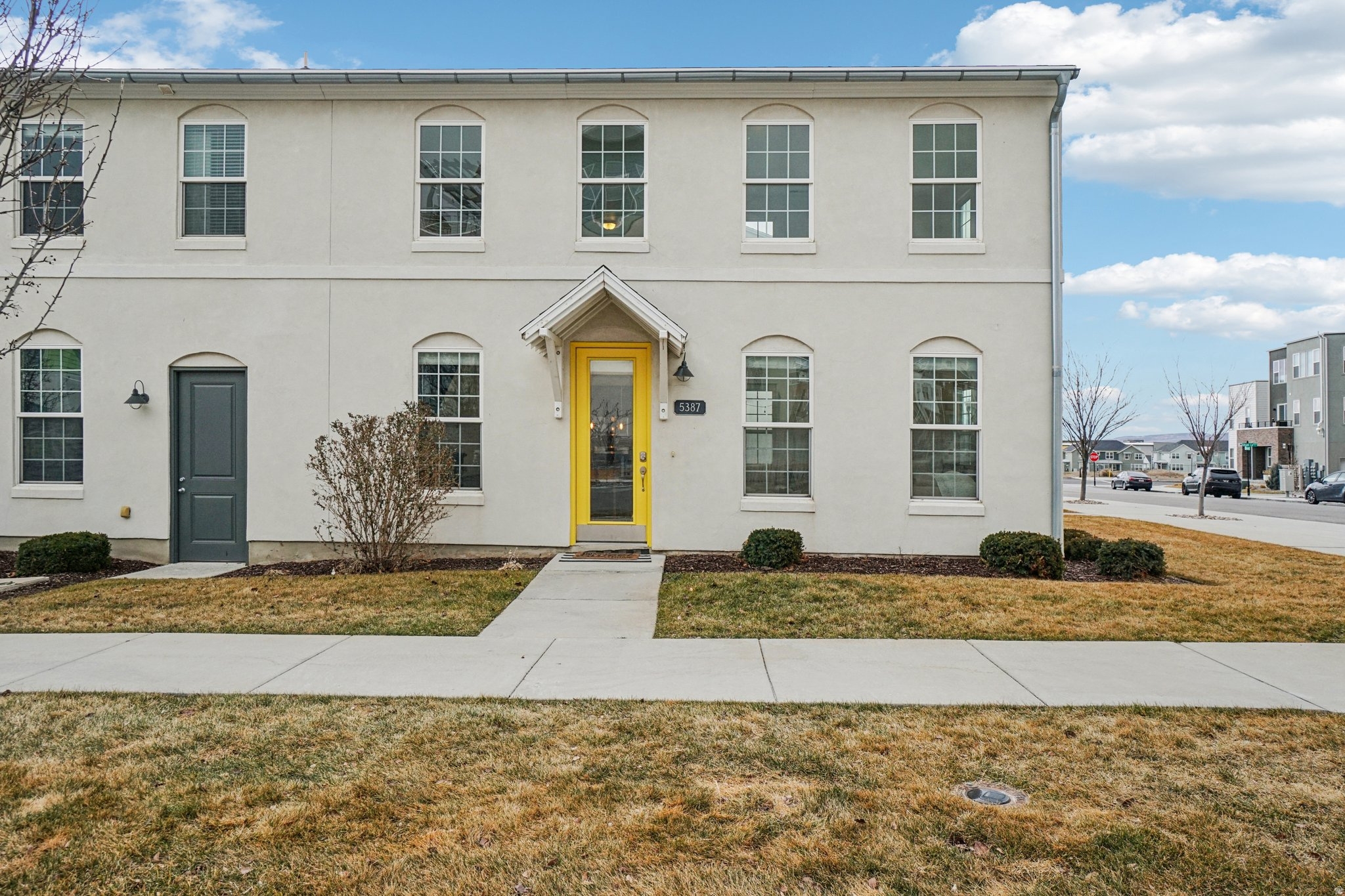 South Jordan Townhome: 5387 W Bowstring Way