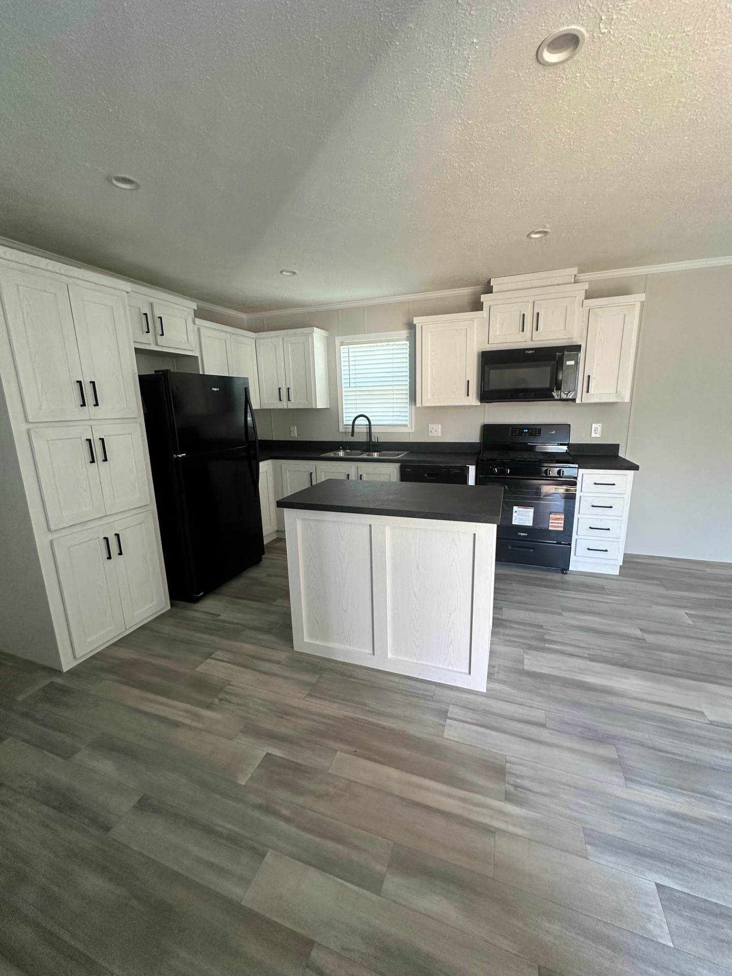 Holly House: 13318 Dixie Hwy