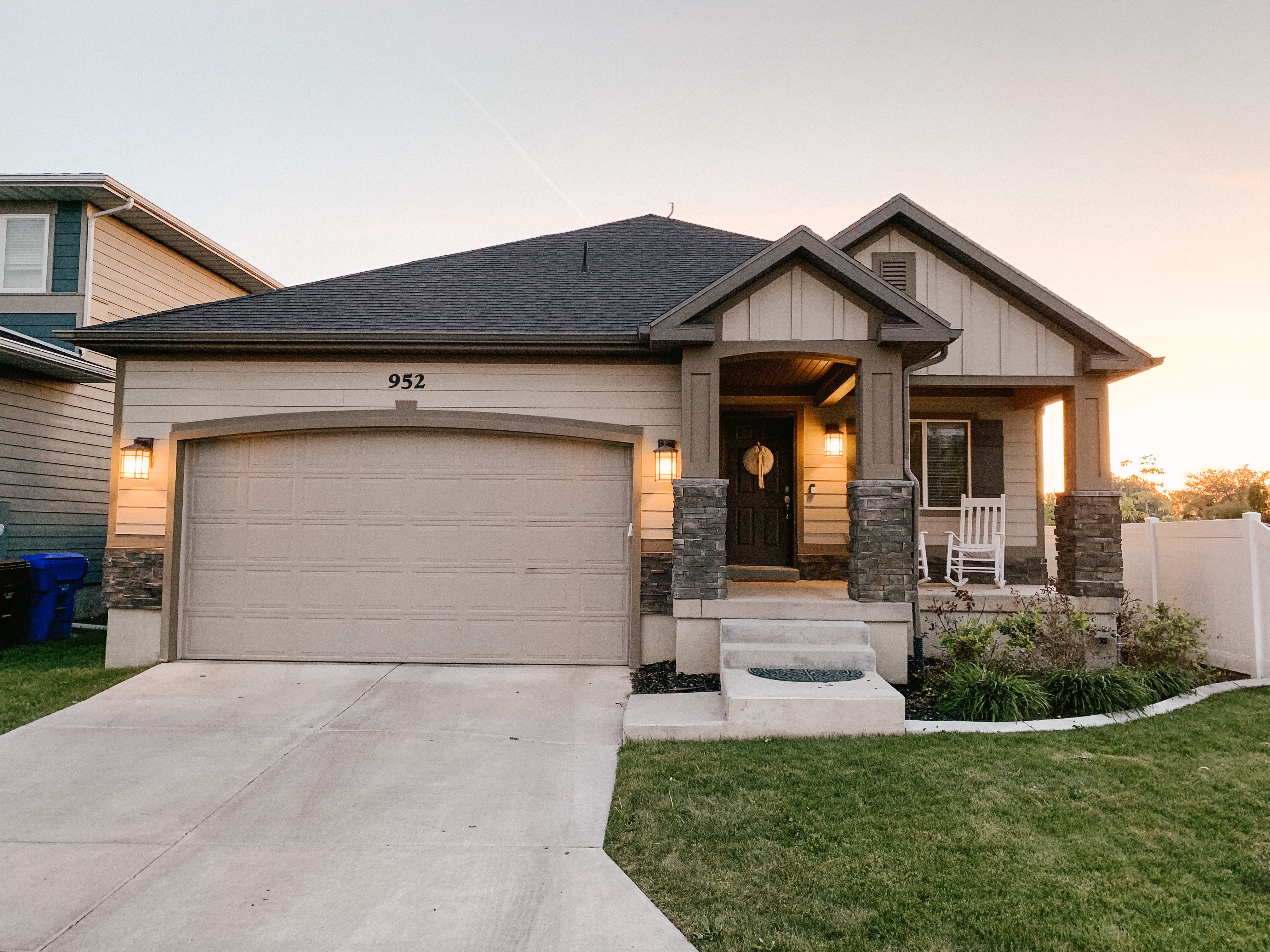 Midvale House: 952 W Rebecca View Dr