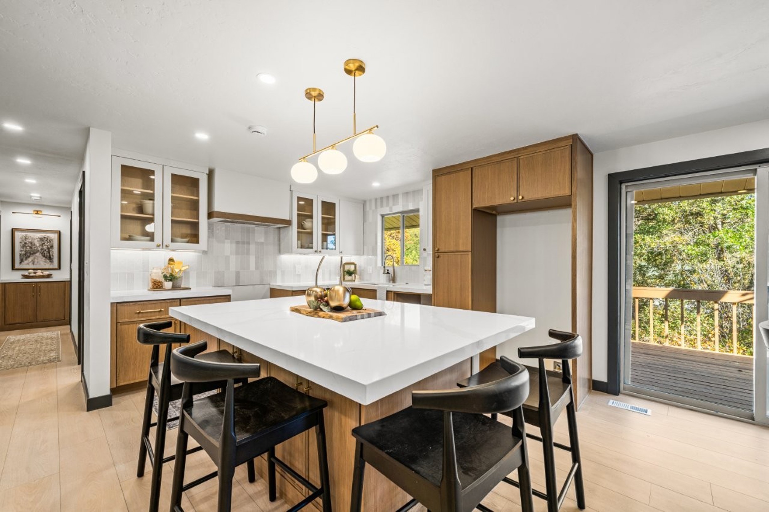 Morgan House: 6386 Davis St