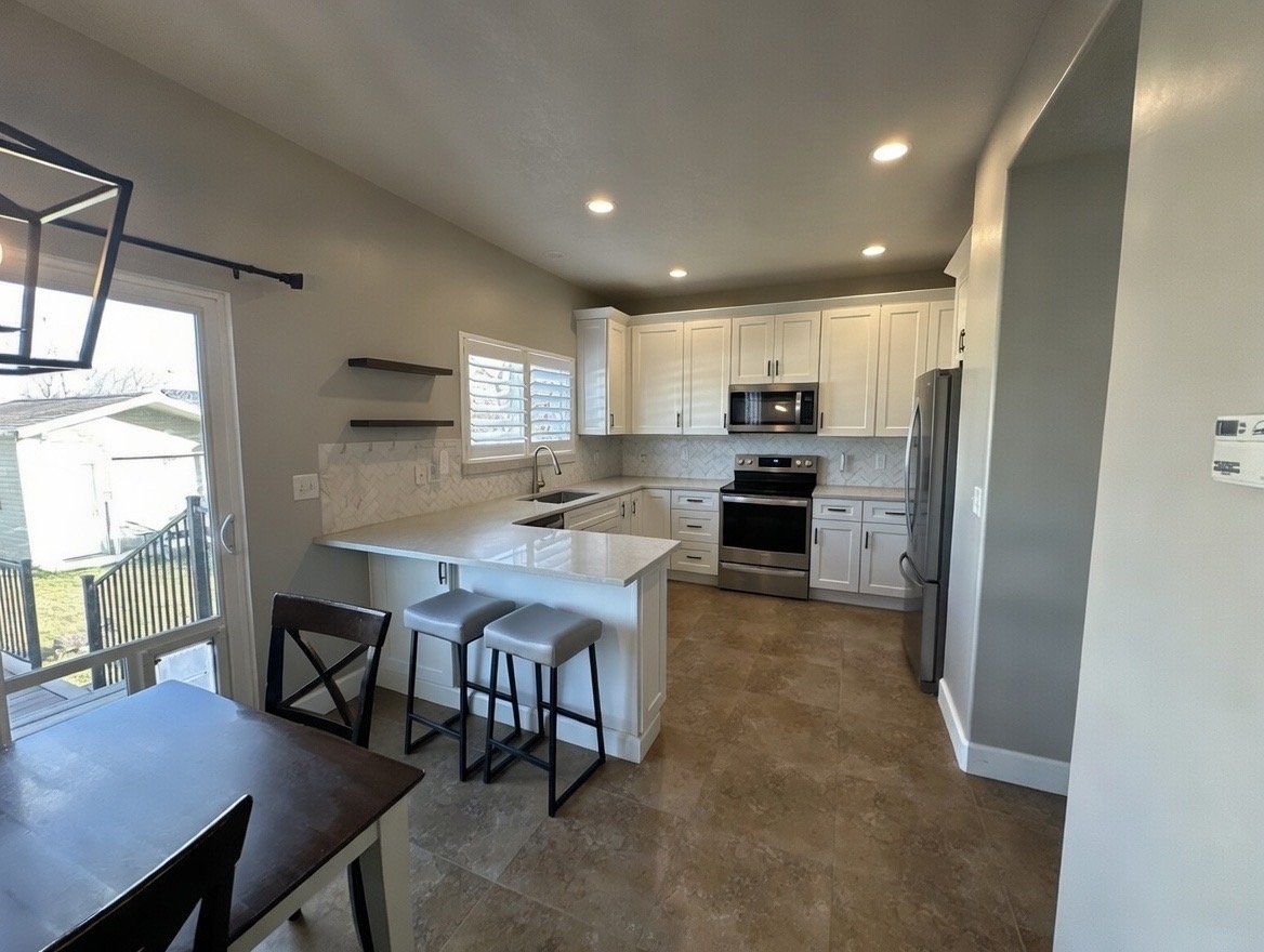 Herriman House: 13357 S Madeline Ln